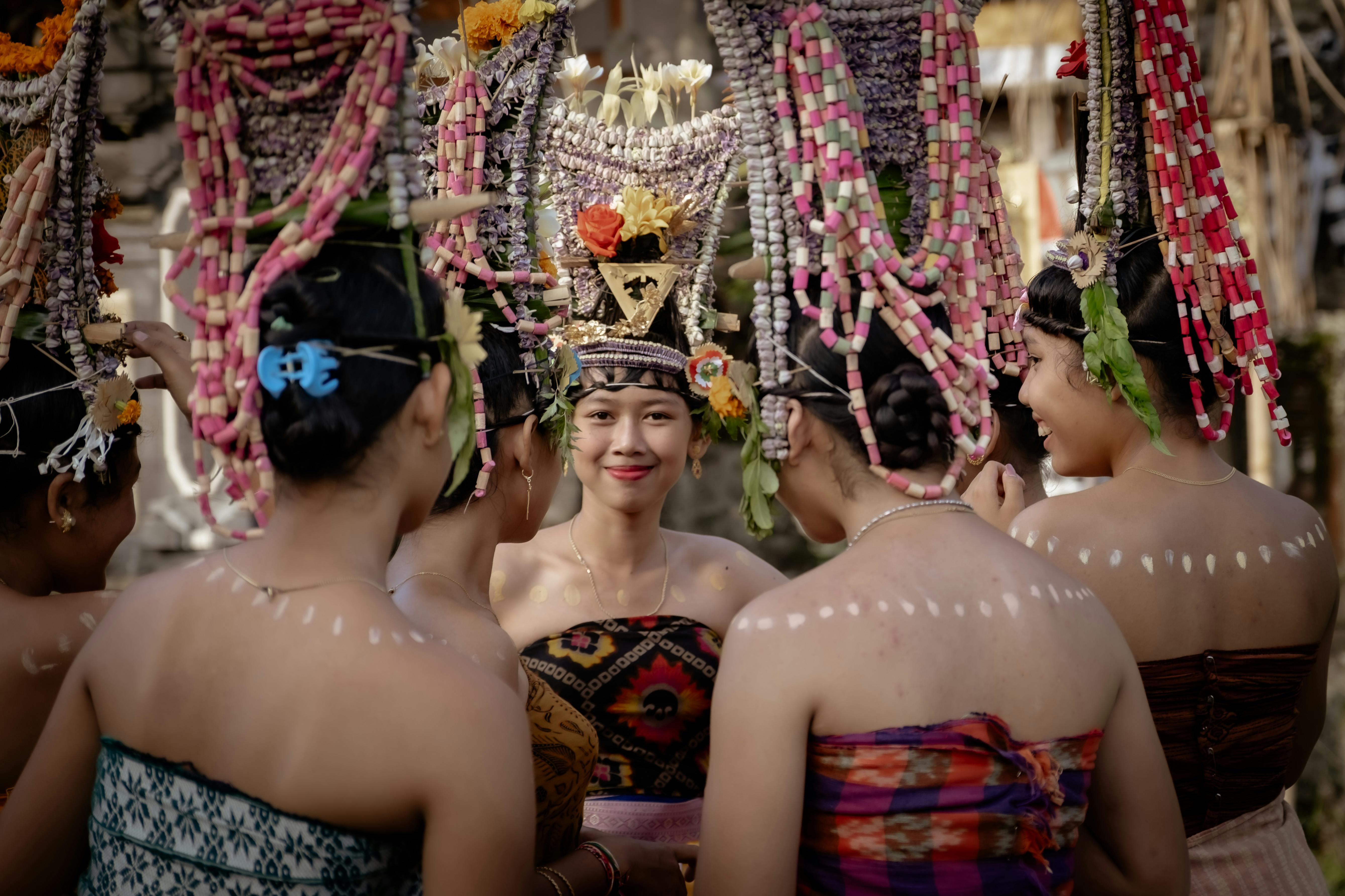 600.000+ Nakte Frauen Bilder und Fotos