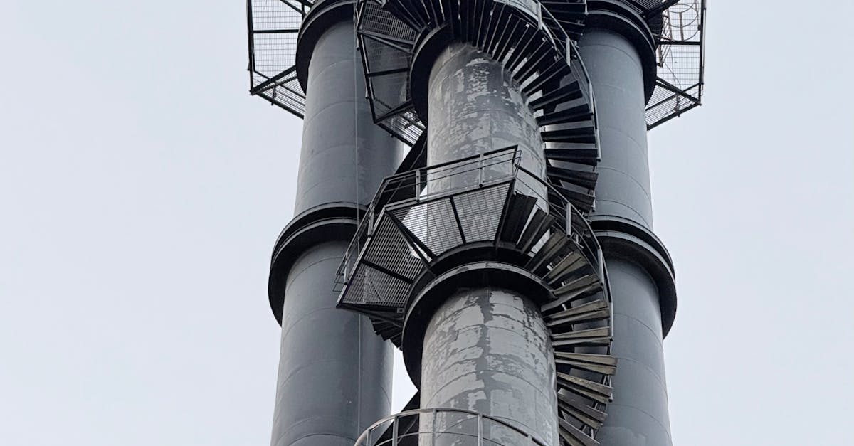 南投鄉間驚見地下工廠 私菸私酒竟是科技與狠活結晶