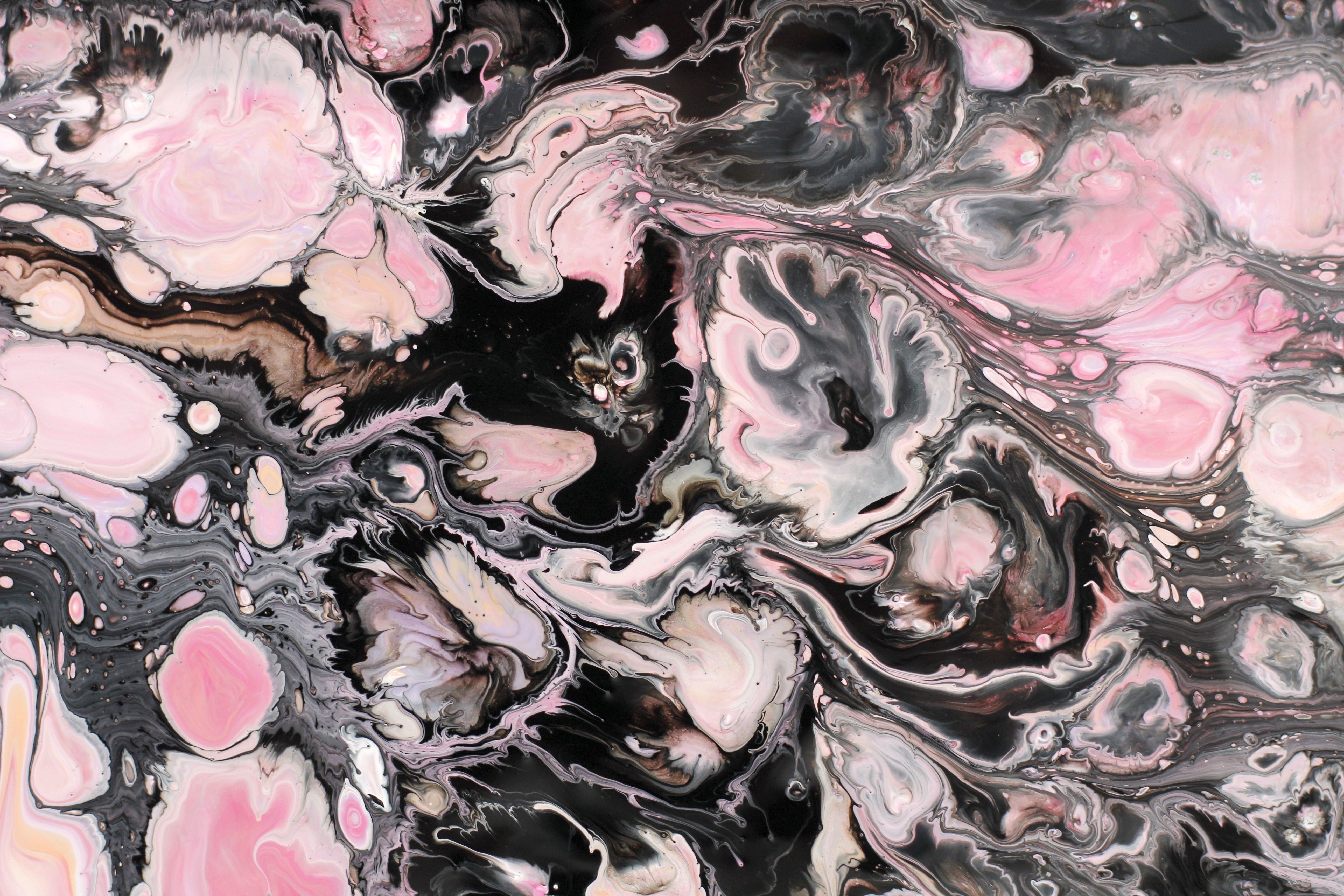 Abstract Fluid Art with Pink and Black Swirls · Free Stock Photo