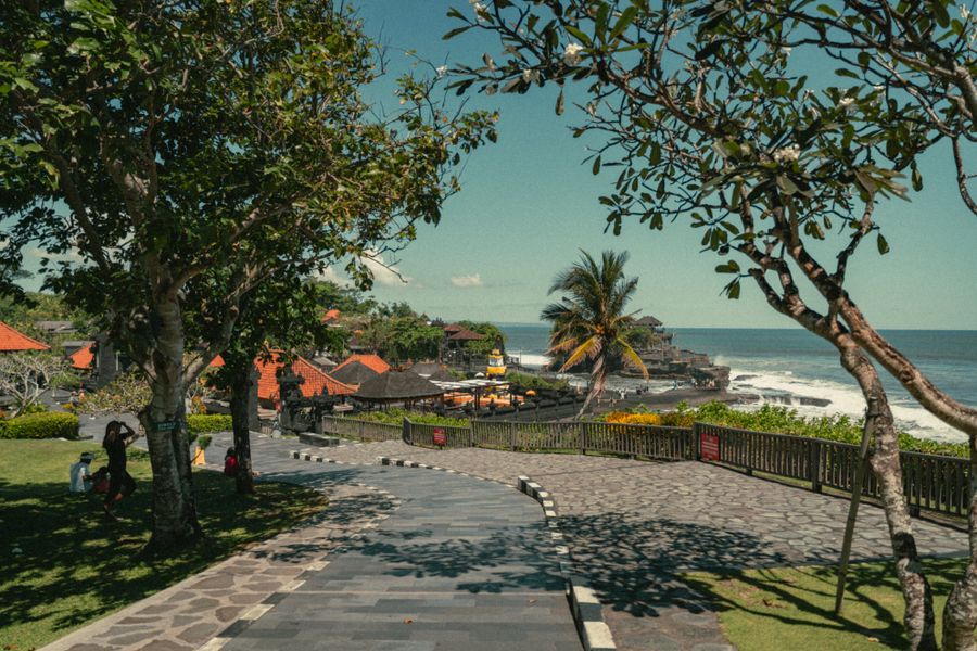 Caminho até ao templo Tanah Lot, Bali