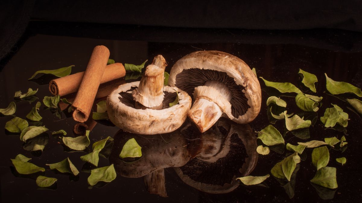 Bulgur pilaf with mushrooms and cinnamon