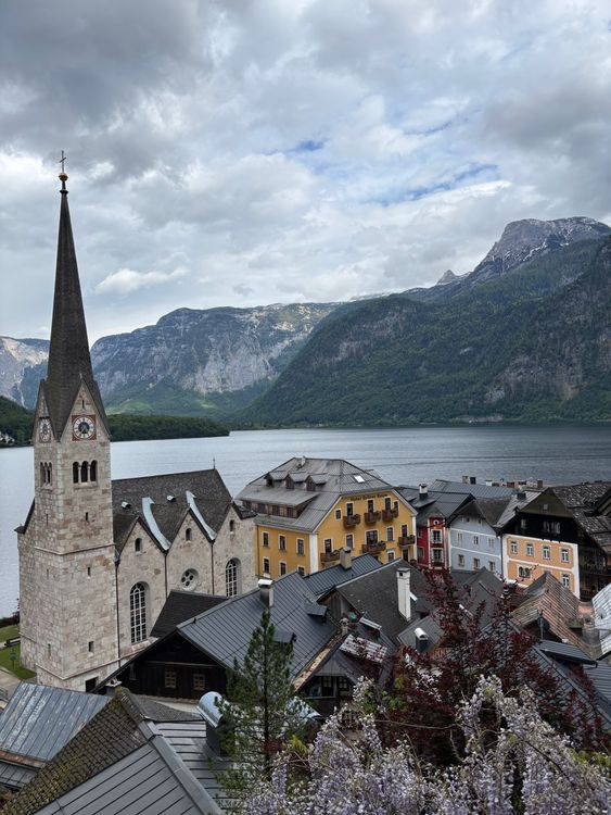 Charming Village of Hallstatt by the Lake · Free Stock Photo