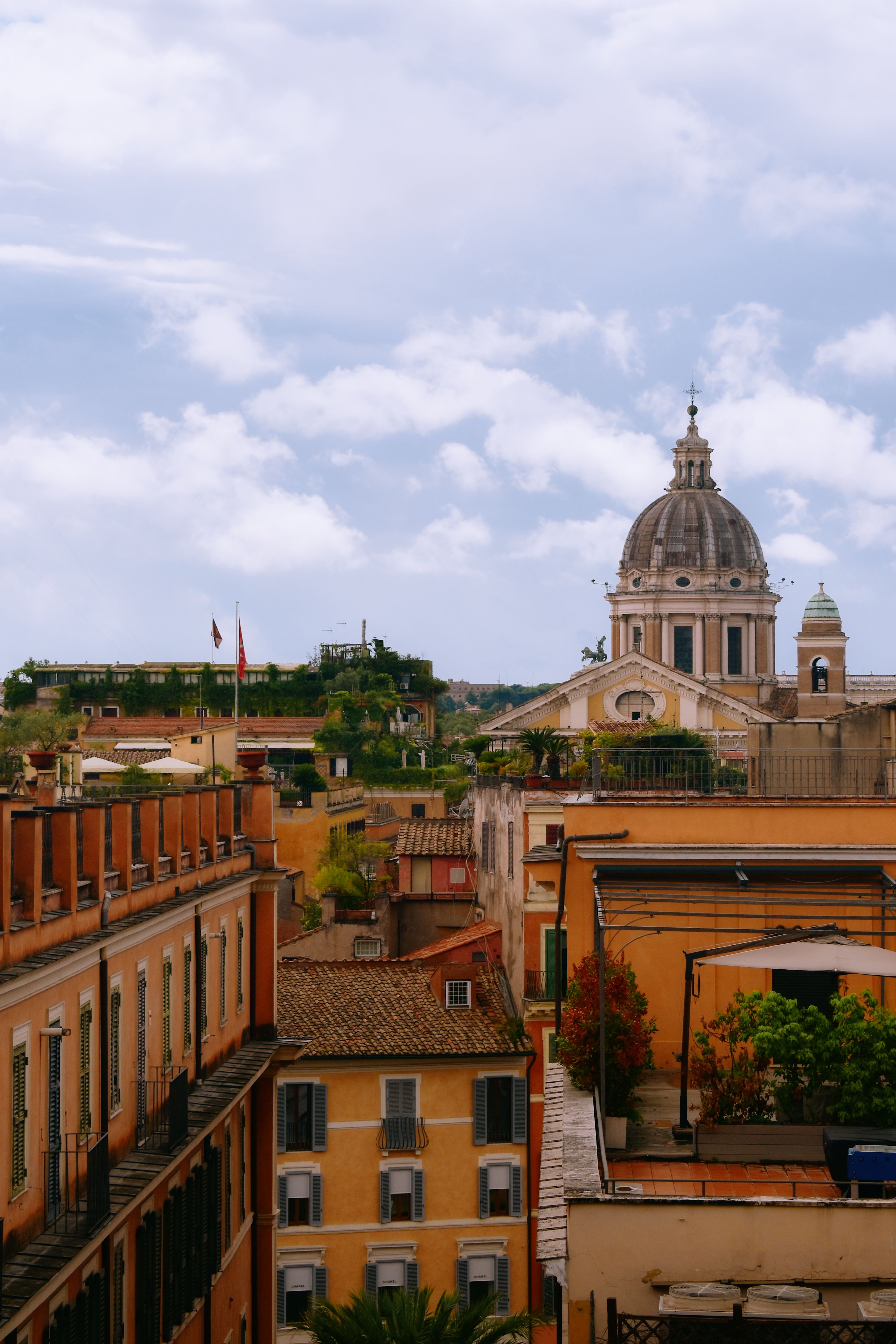 Scenic View of Historic Rome's Architecture · Free Stock Photo