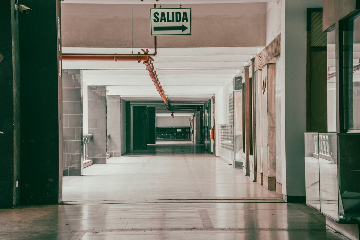 Cuánto cuesta vaciar un local en Barcelona (y cuándo sale sin coste)