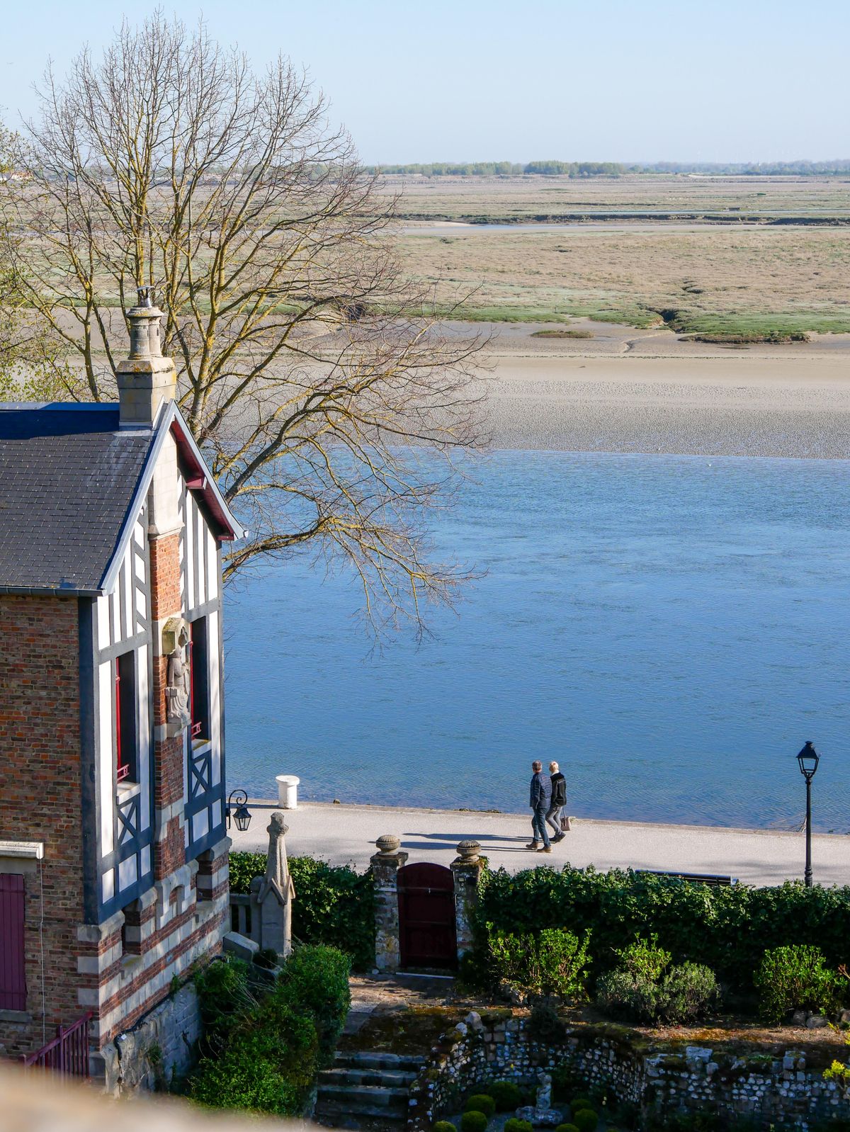 A villa on the quay at Saint-Valery-sur-Somme above the estuary
