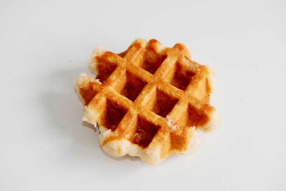 Belga liège-i gofri – karamellizált gyöngycukros utcai finomság – Belgian Liege waffle caramelized pearl sugar street food