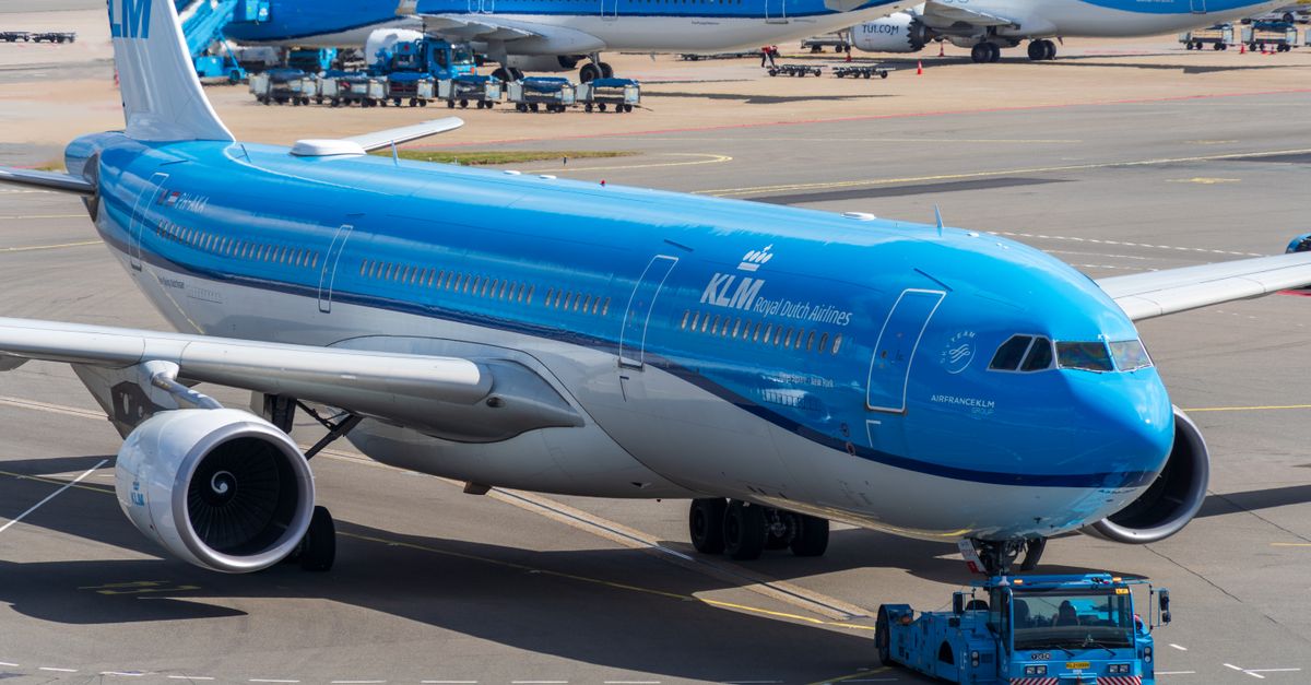 Airport Towing Services Guide: TSA Coordination & Safety