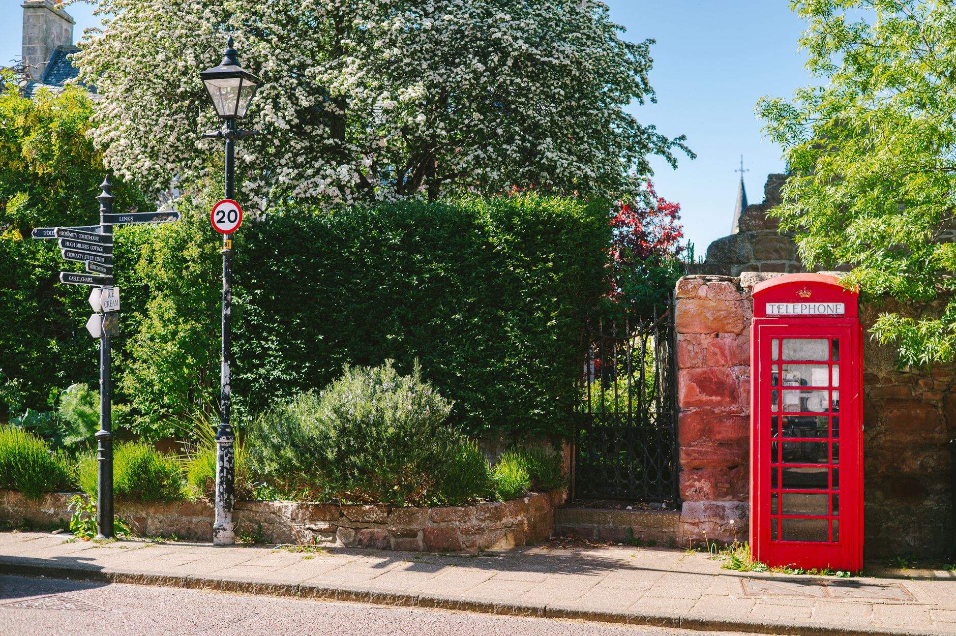 The red phone box