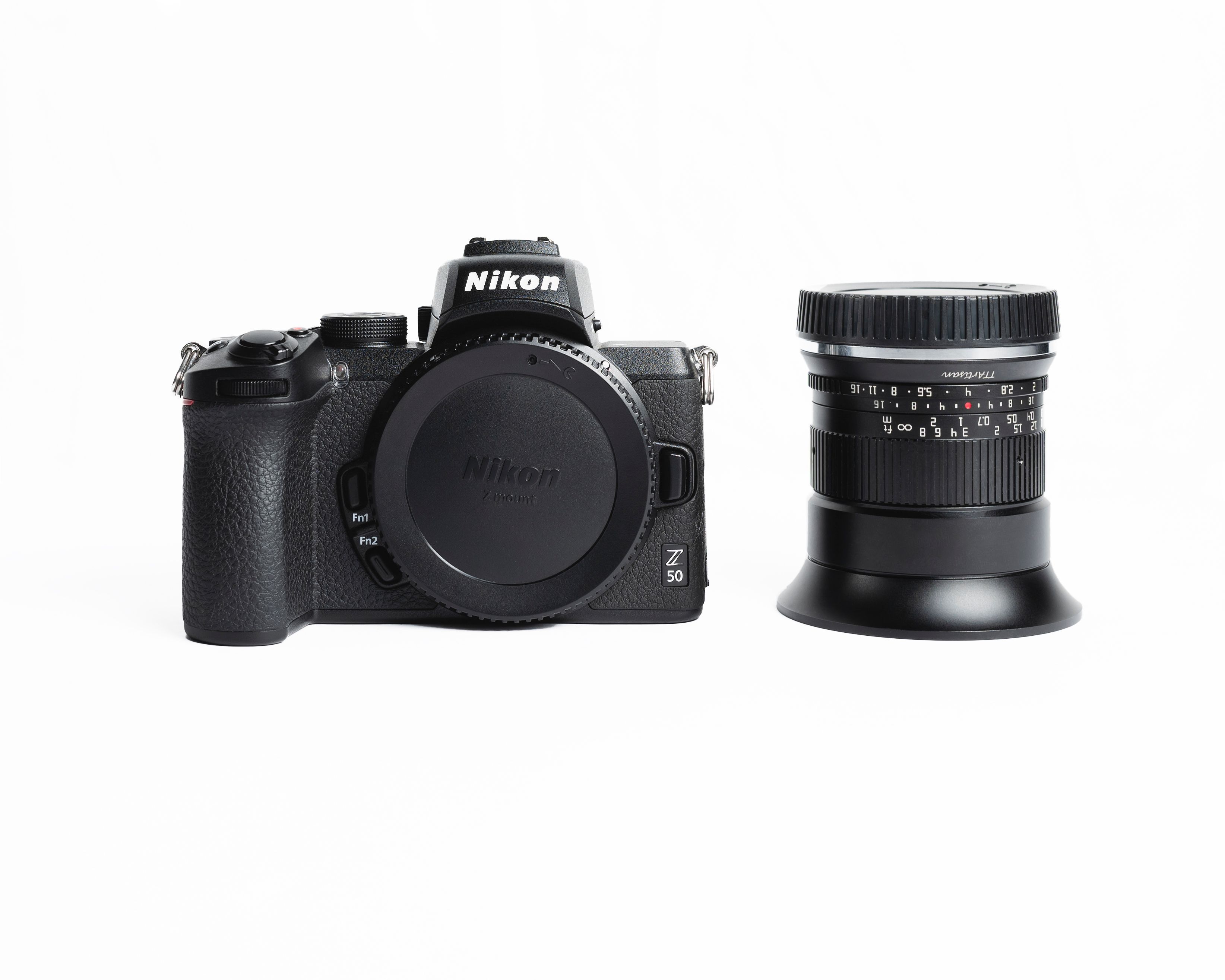 Comparação entre câmera superzoom compacta e kit intercambiável com teleobjetiva