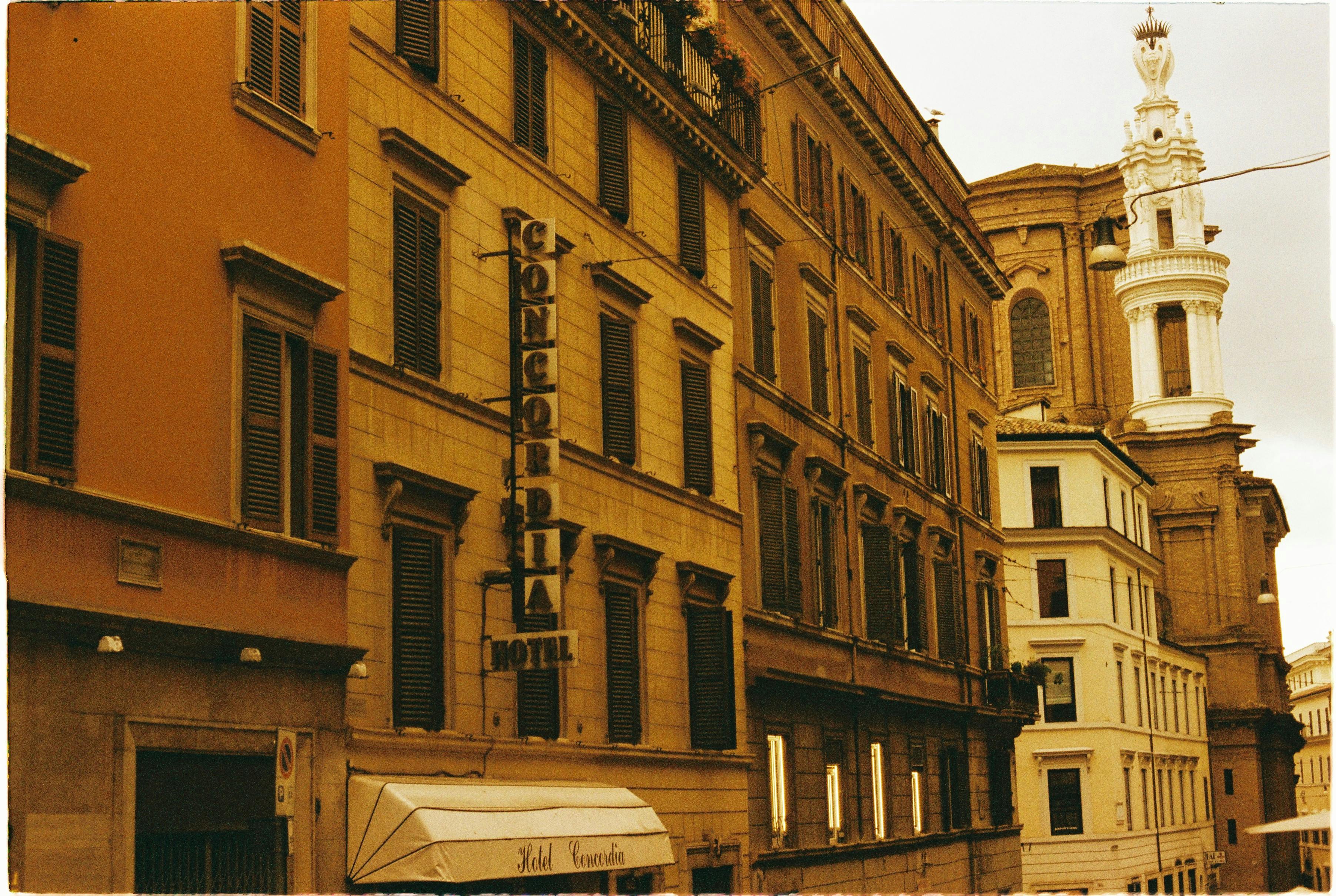 Ücretsiz İtalya'nın Veneto kentindeki Concordia Oteli'nin ve mimarisinin eski görünümü. Stok Fotoğraflar
