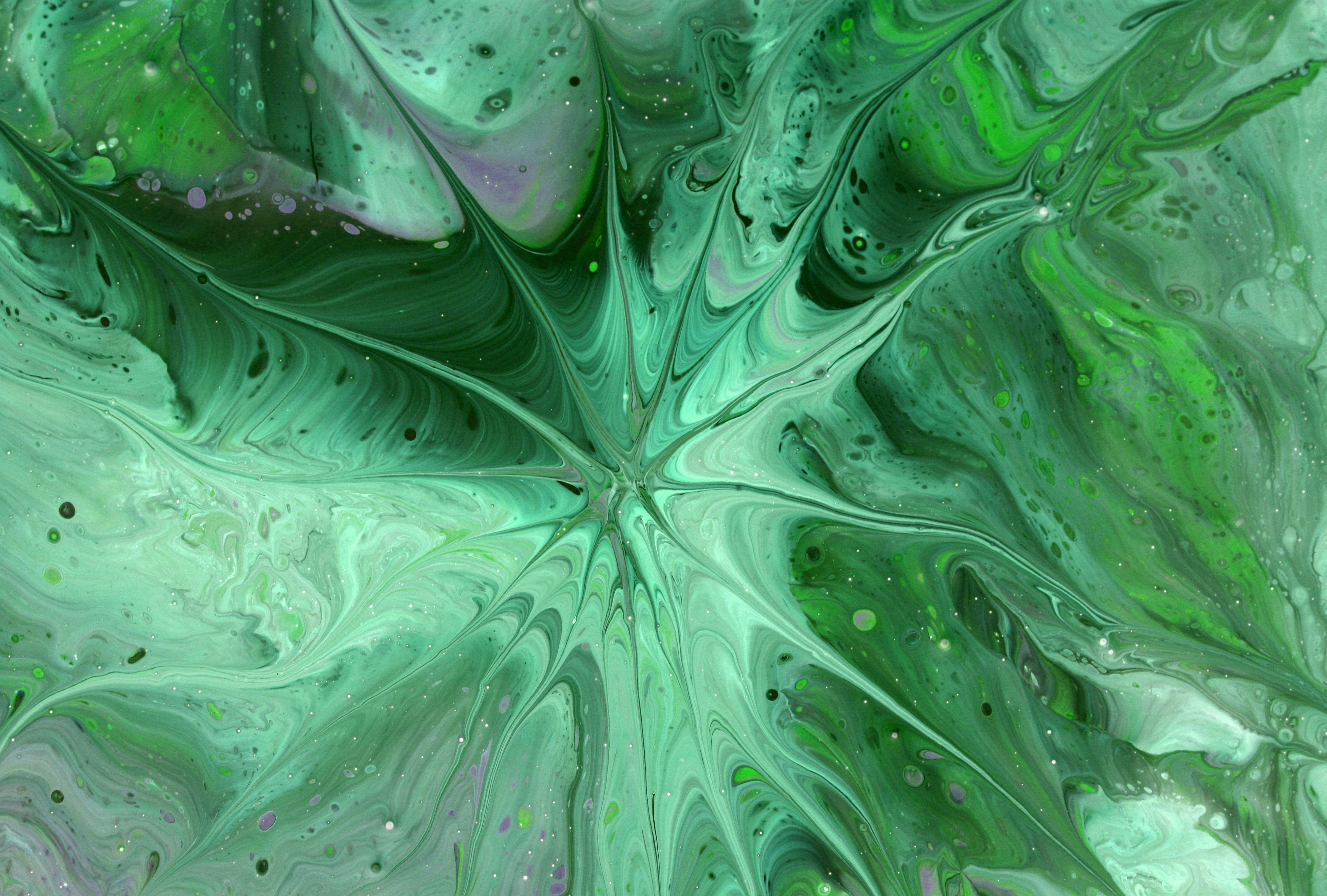 國際原油飆破107美元！預估下週油價將漲4.5元，凍漲政策成焦點