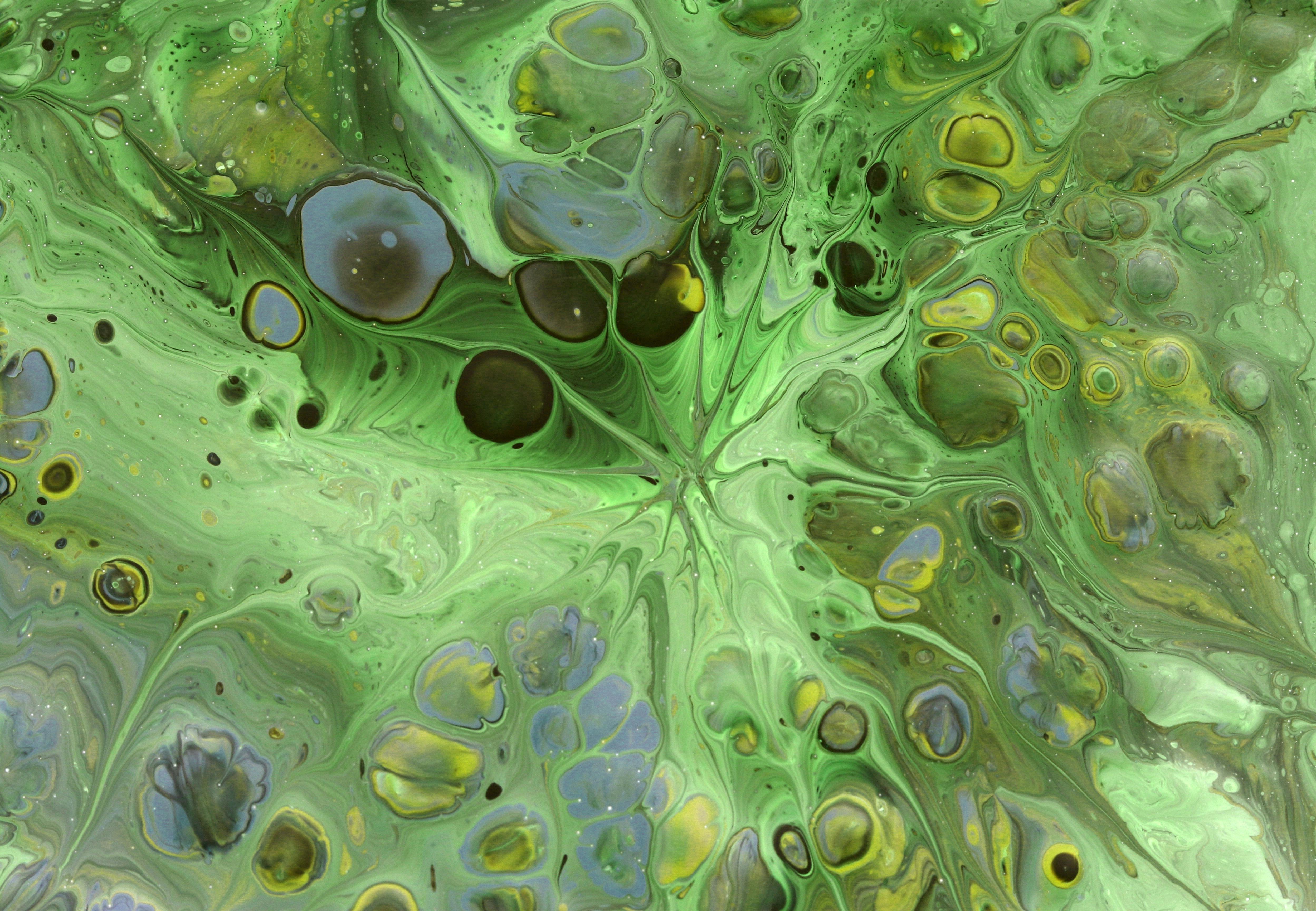 國際原油飆破107美元！預估下週油價將漲4.5元，凍漲政策成焦點