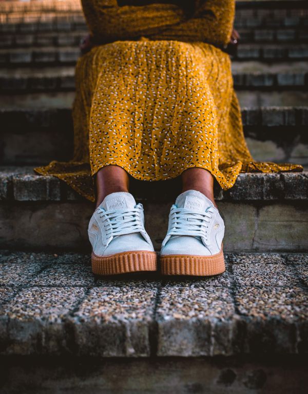 Floral midi dress, sneakers