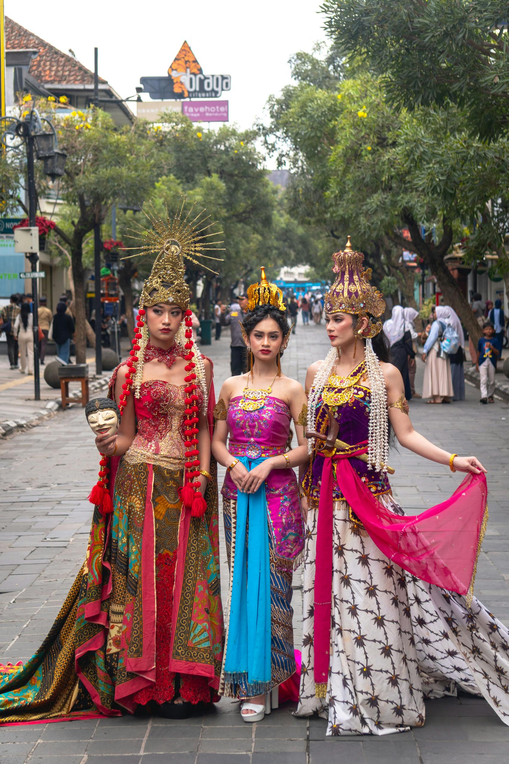 88. Keraton Solo (Surakarta): Pusat Adat dan Seni Jawa