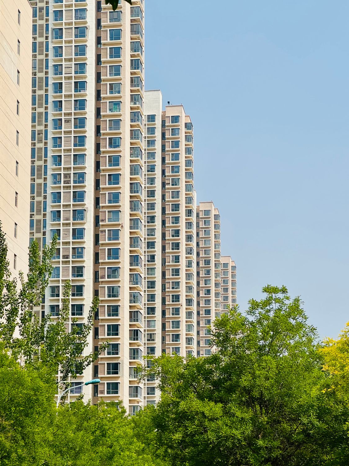 Setting Out High Rise Building Modern High-Rise Buildings in Urban Setting · Free Stock Photo
