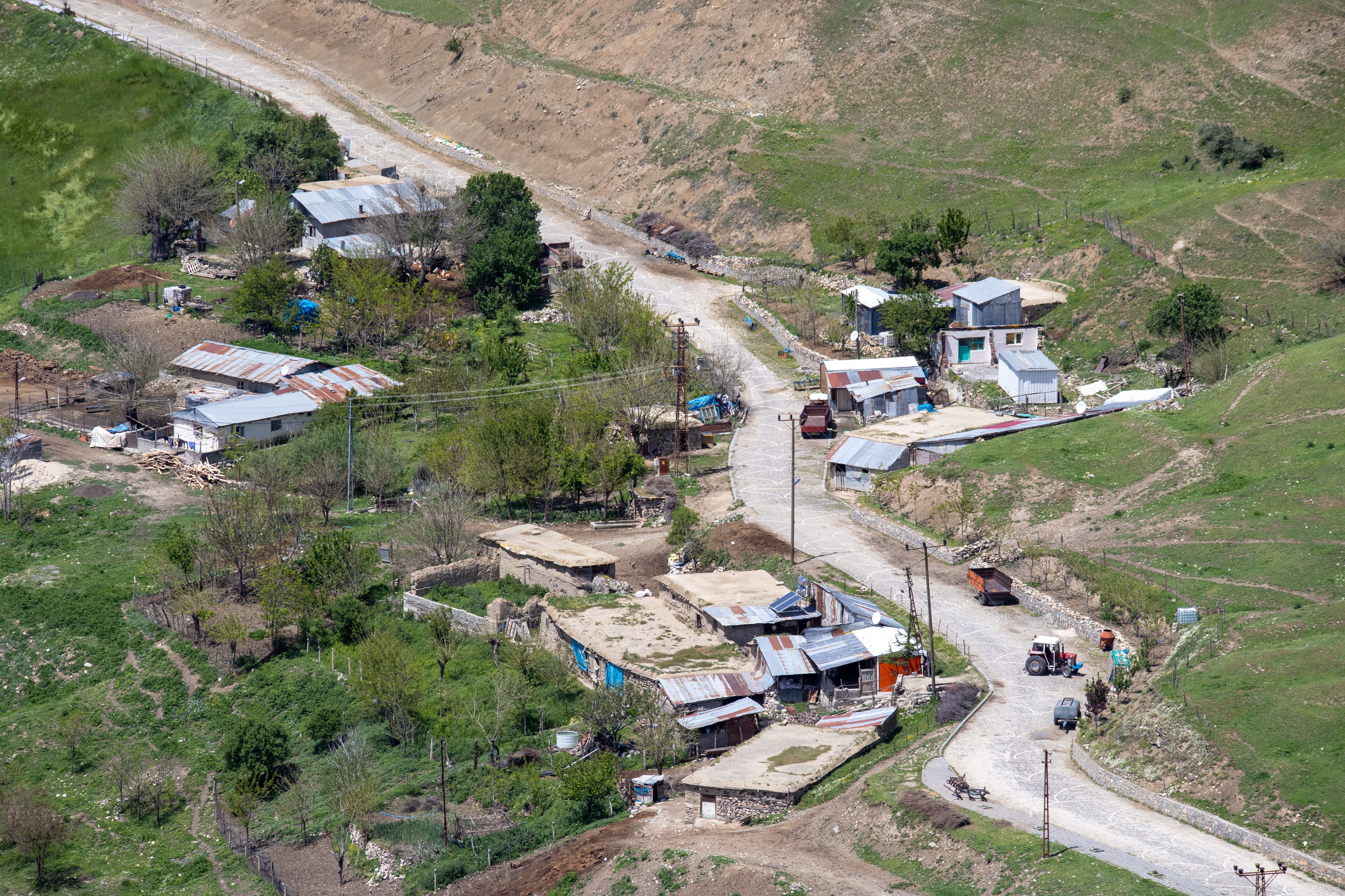 Aerial View of Rural Village in Palu, Türkiye · Free Stock Photo