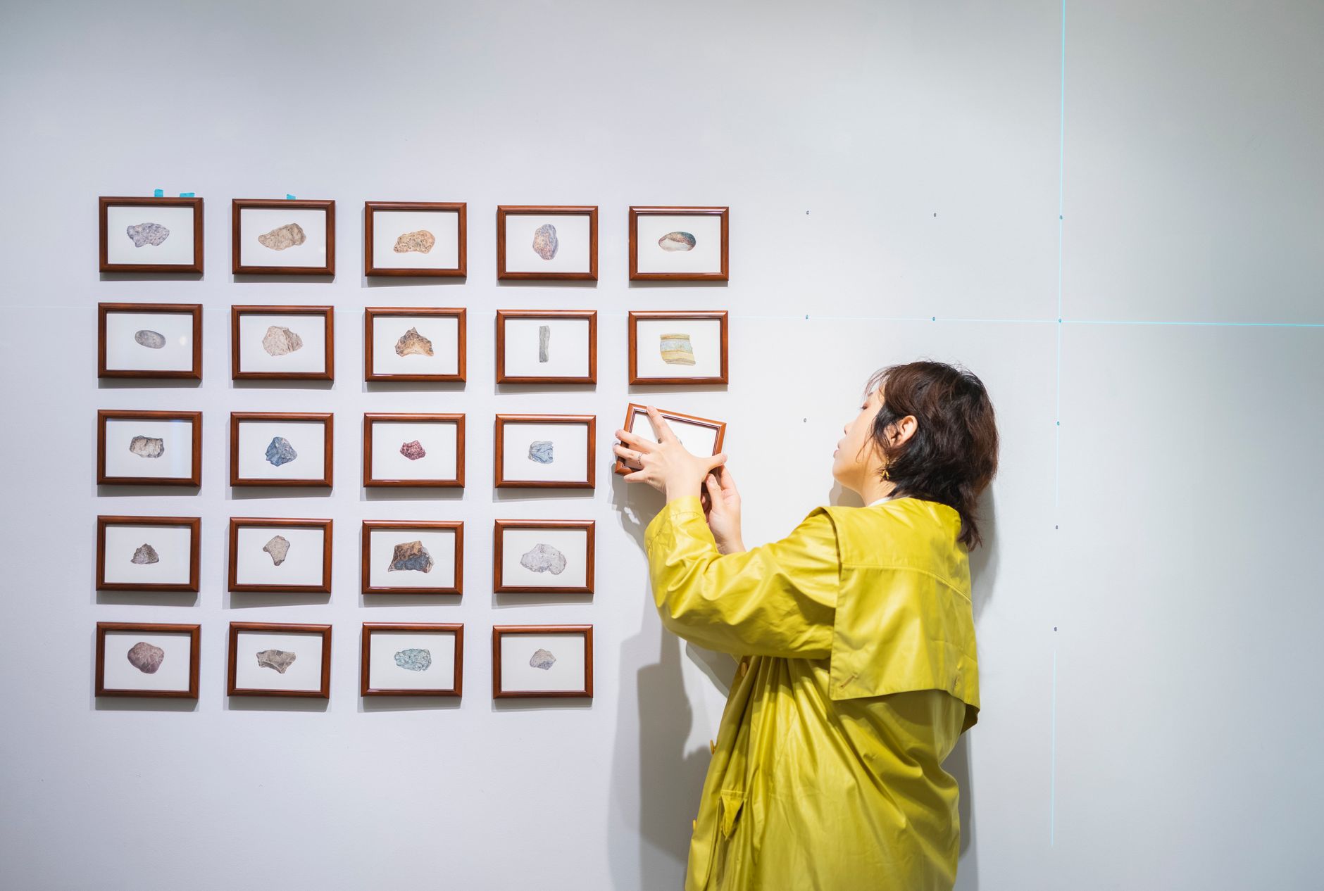 Multisensory Exhibitions: How the Tate Modern's 'Sensory Worlds' Redefined Engagement with 87% Visitor Satisfaction