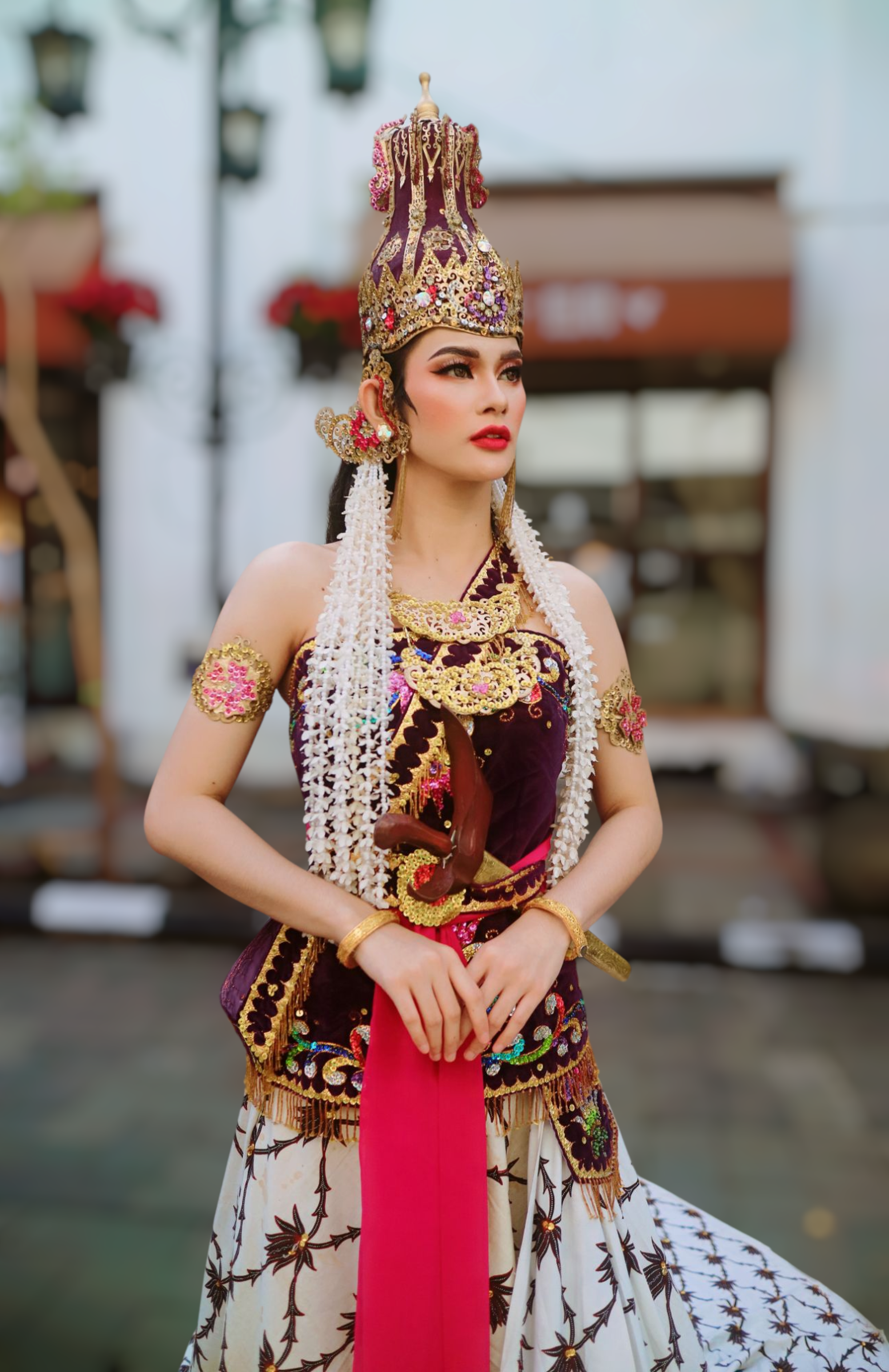indonesian traditional dress Two youngsters in ethnic | Now as a frequen Bust 100cm Waist circumference 90cm Sleeve length 26cm Dress length 116cm Elegant Woman in Traditional Indonesian