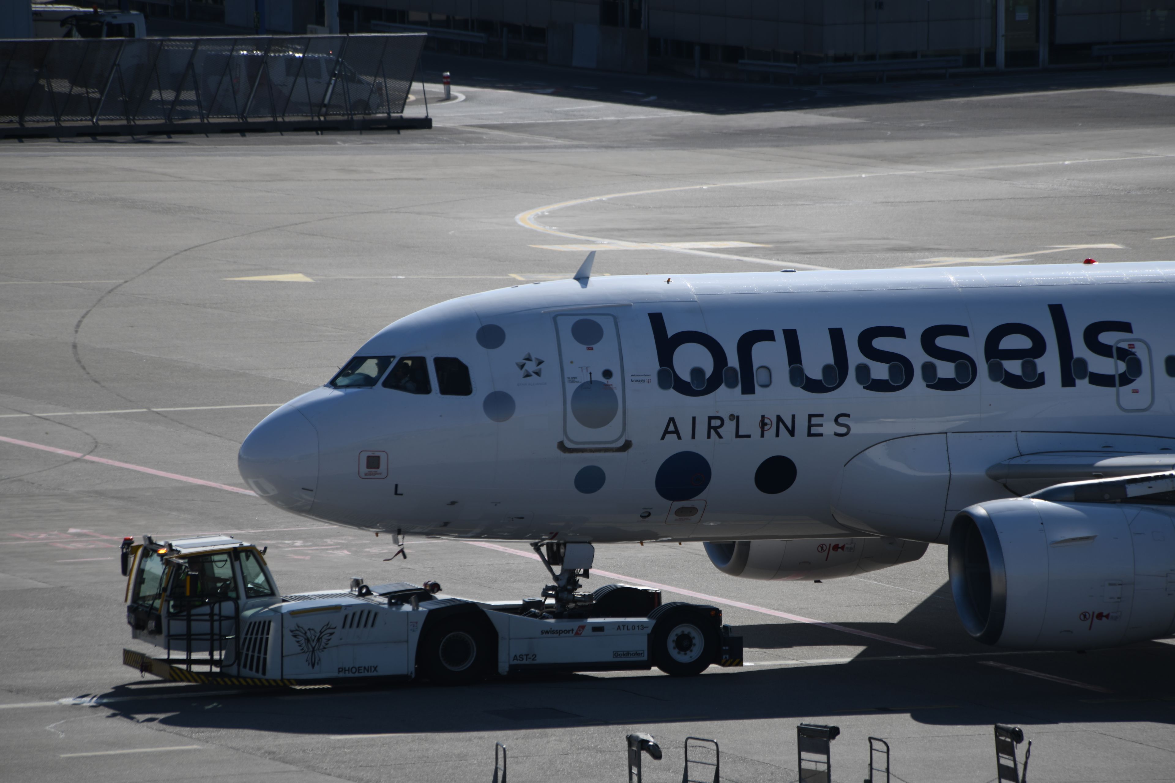 Brussels South Charleroi Airport (EBCI), Charleroi — private jet cleaning