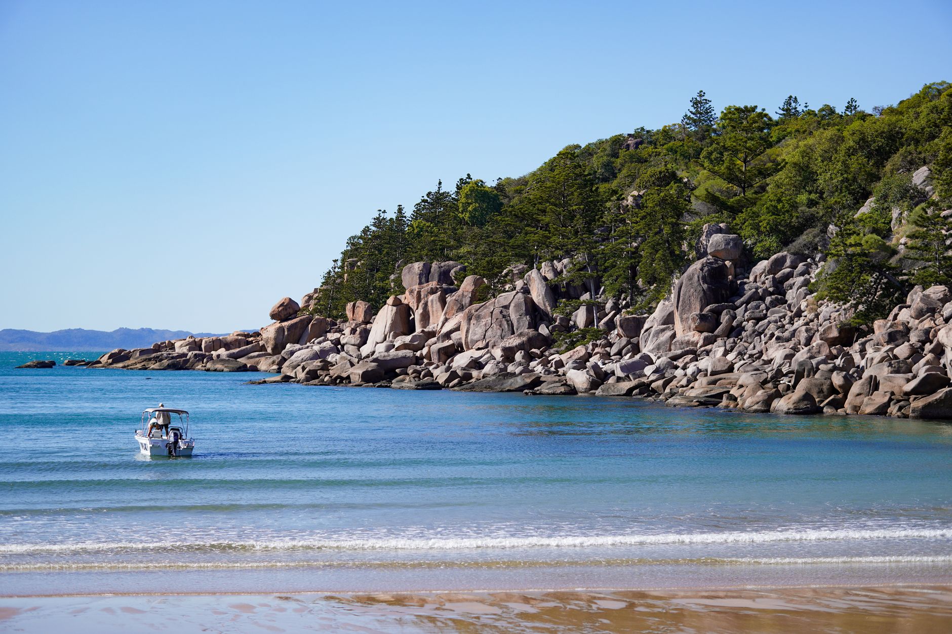Airport transfers in Magnetic Island Airport transfers in Magnetic Island