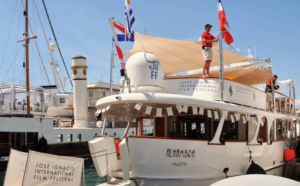 Yacht en marina