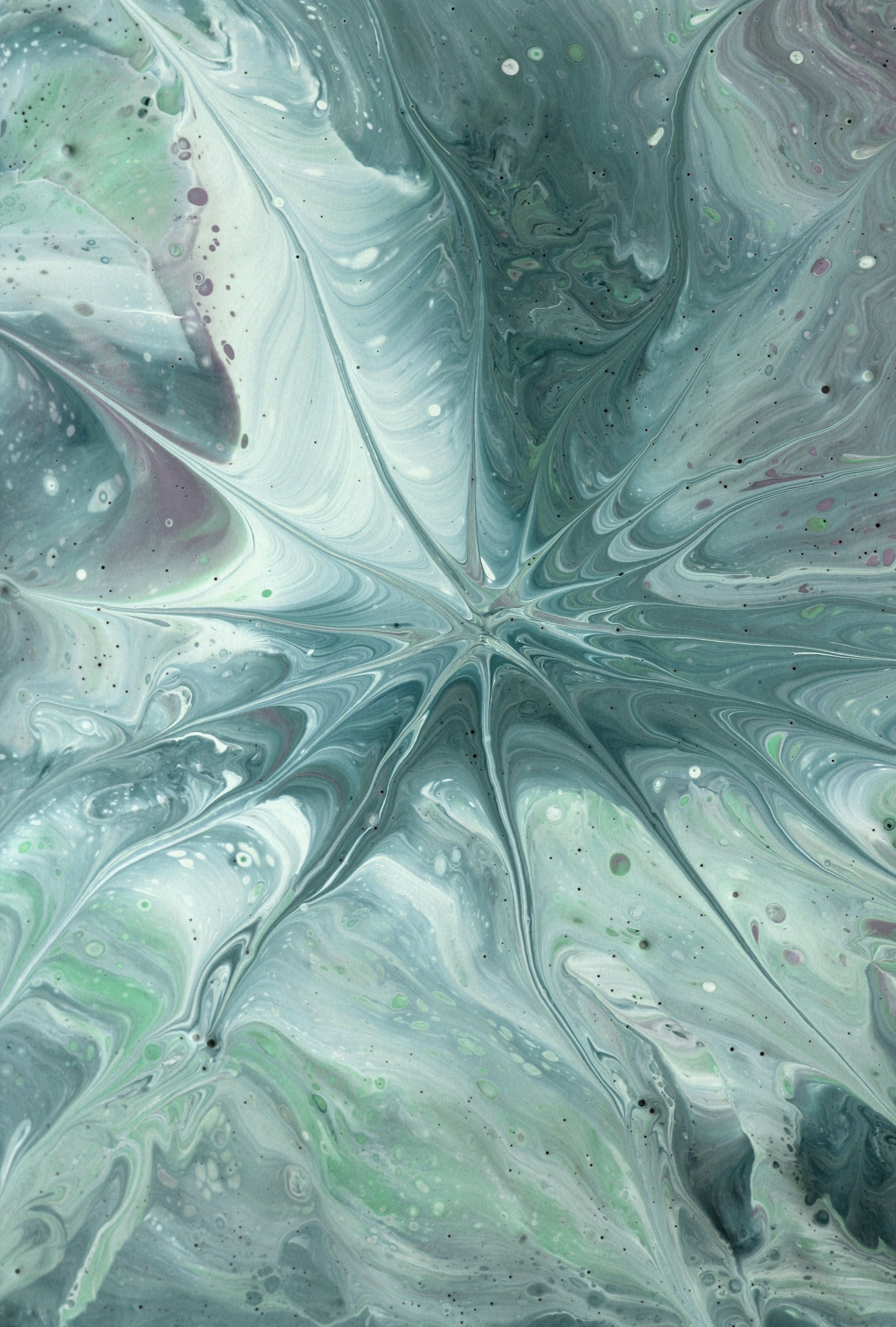 Abstract Fluid Art with Swirling Patterns · Free Stock Photo