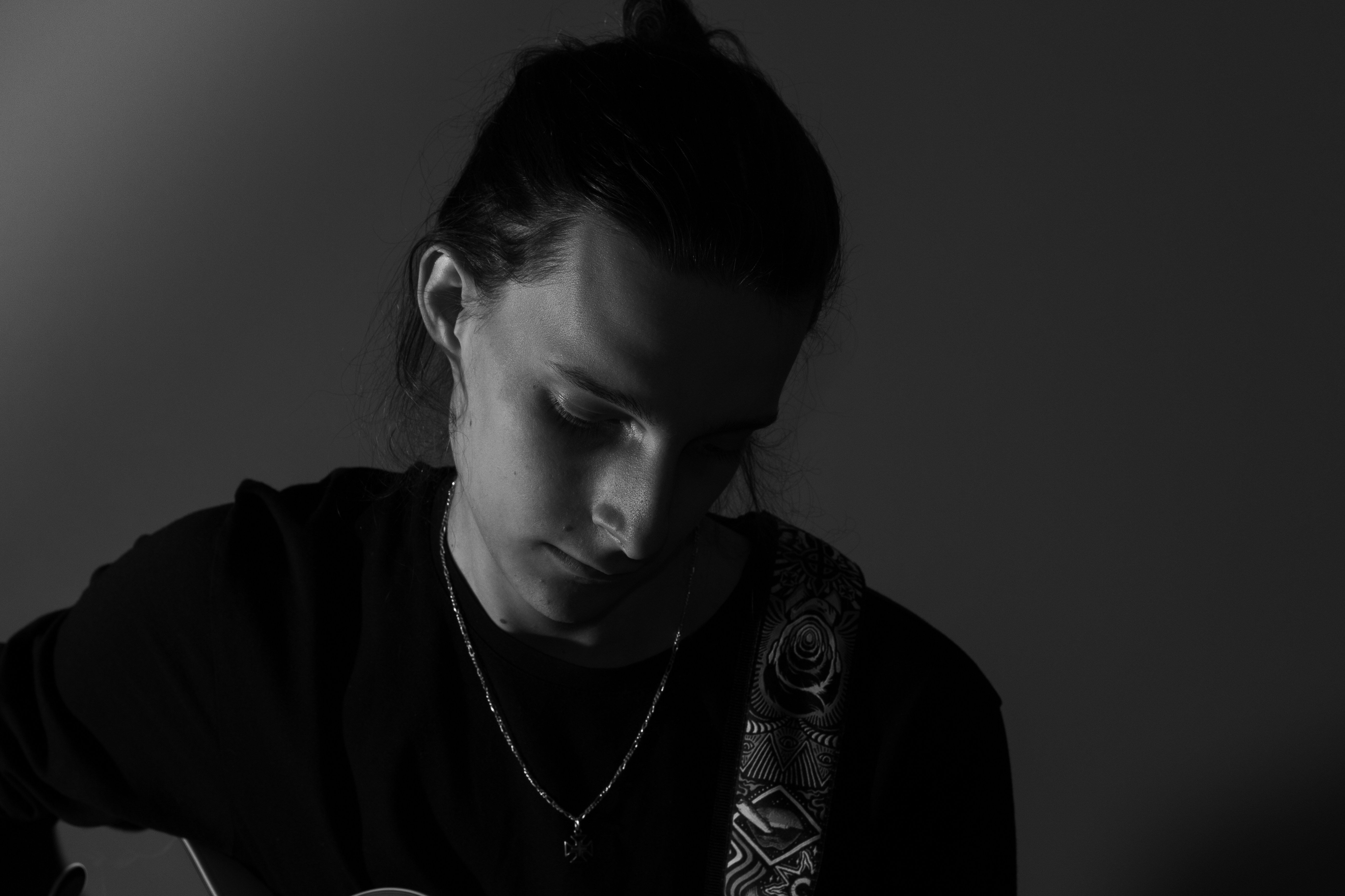 Black and White Portrait of a Musician · Free Stock Photo