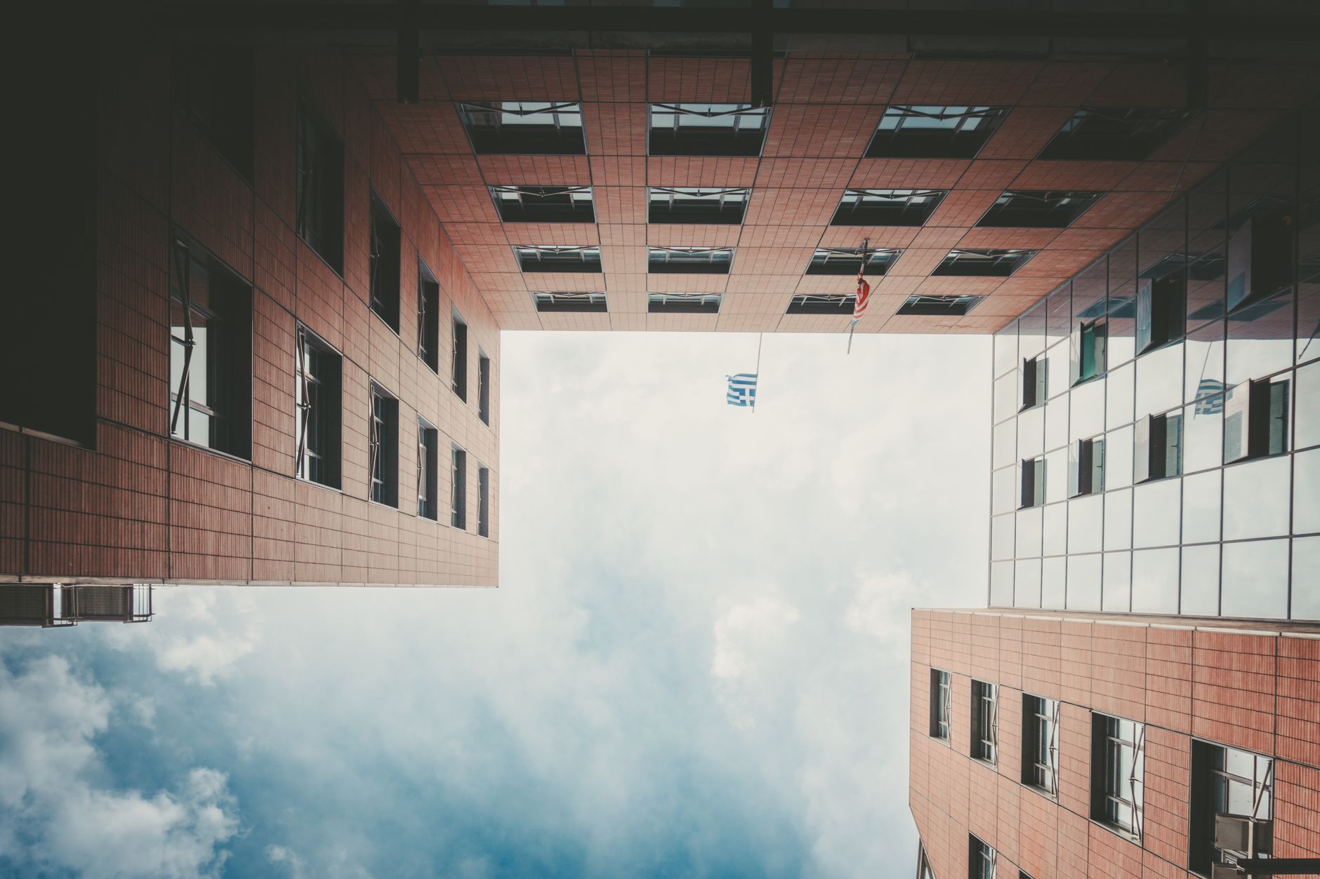 Real Estate Brokerage War: Compass Challenges Zillow’s Advertising Tactics