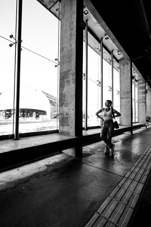 Free Black and white image of a woman in urban Buenos Aires, Argentina. Stock Photo