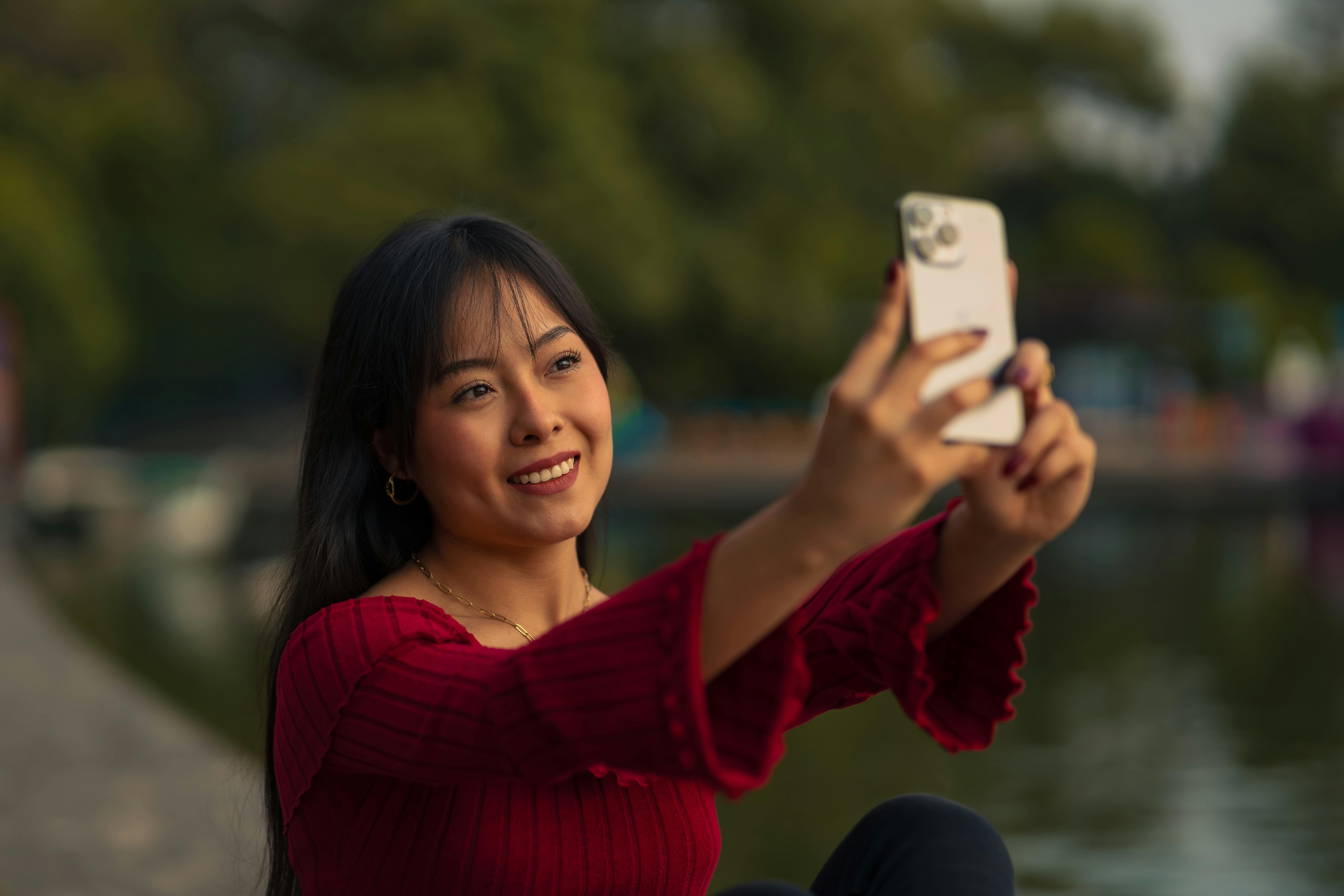 Older Woman Selfie Photos, Download The BEST Free Older Woman Selfie