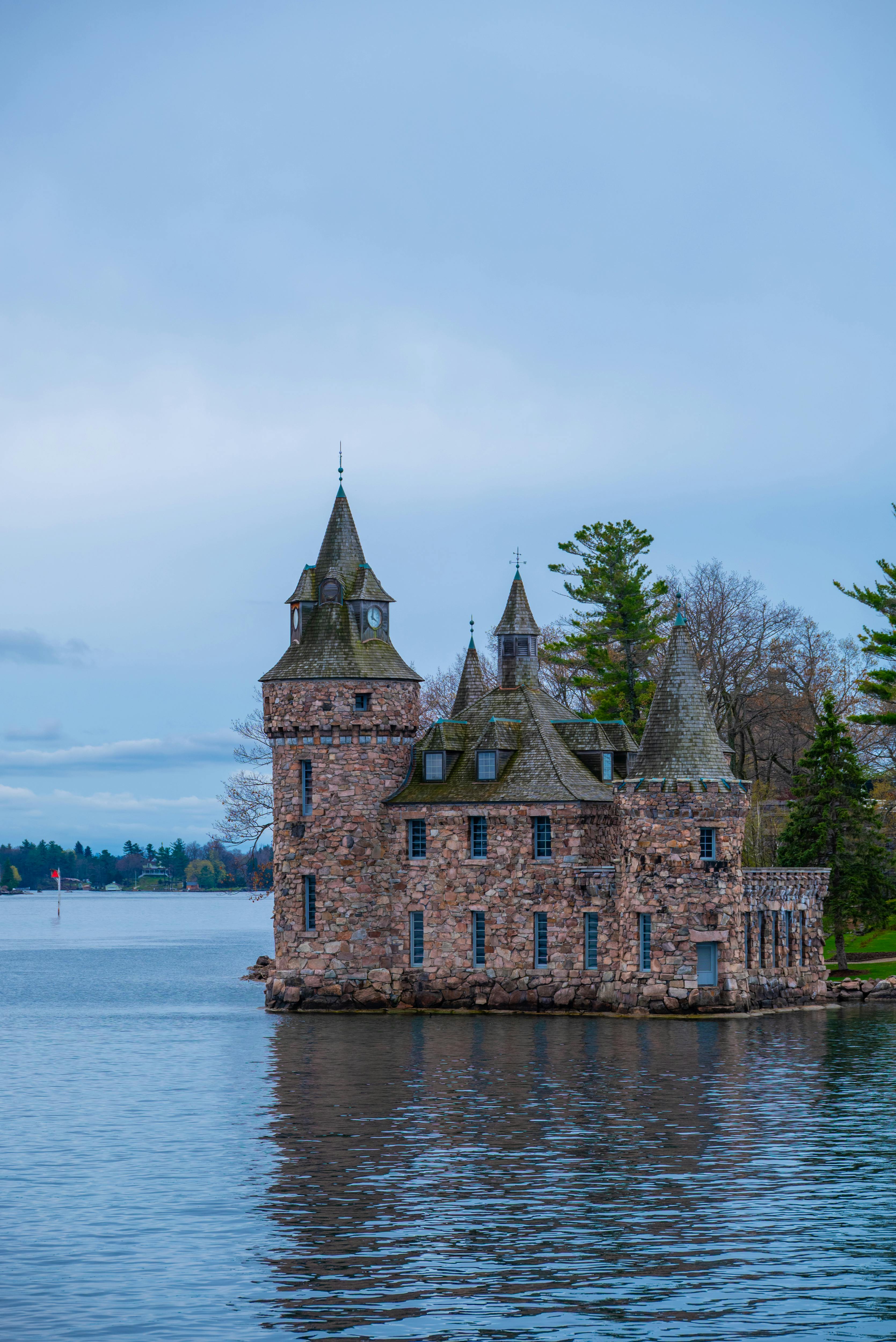An Ancient Castle Beside the Lake · Free Stock Photo