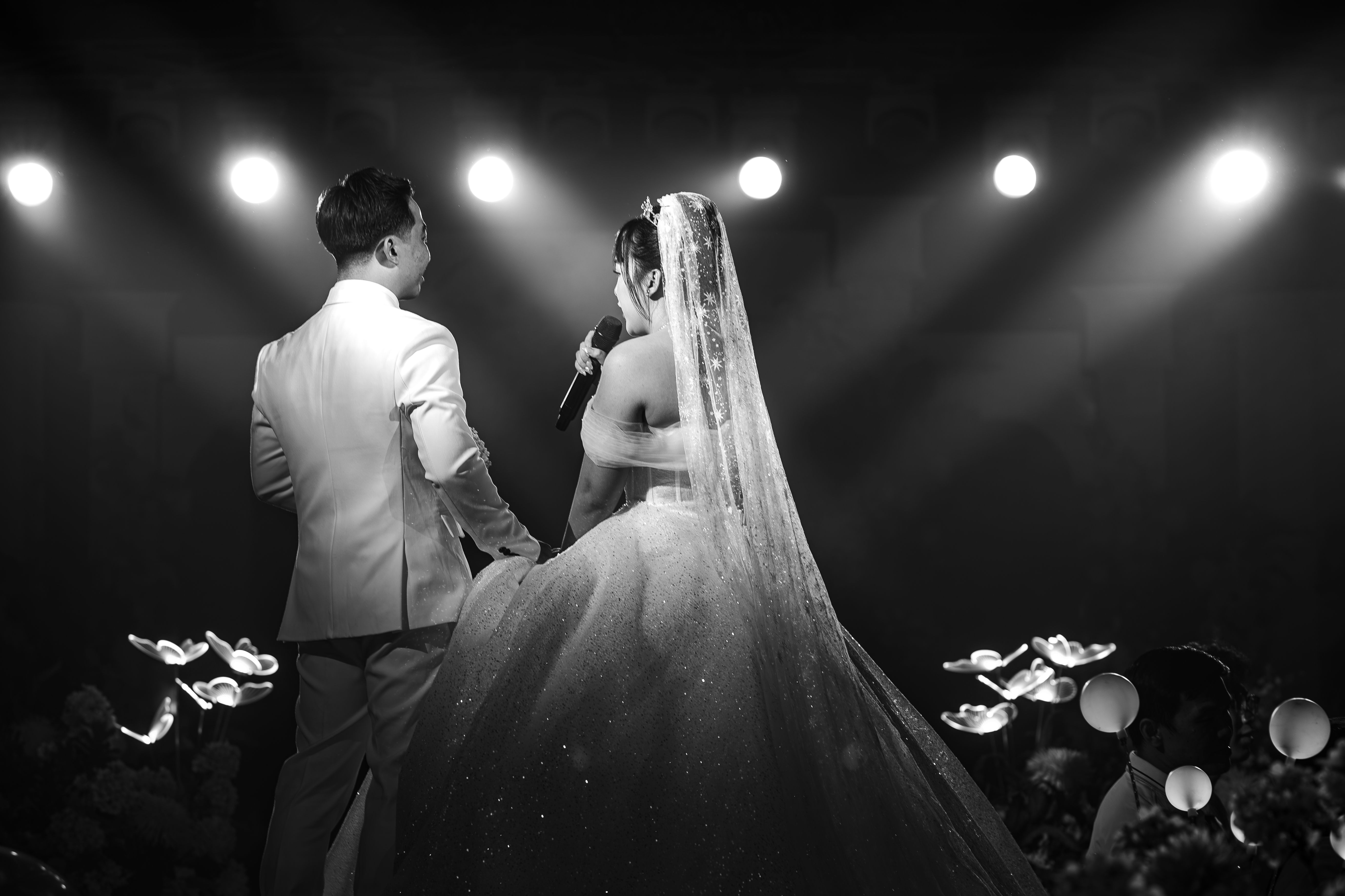 婚前没谈这 件事 情感配图