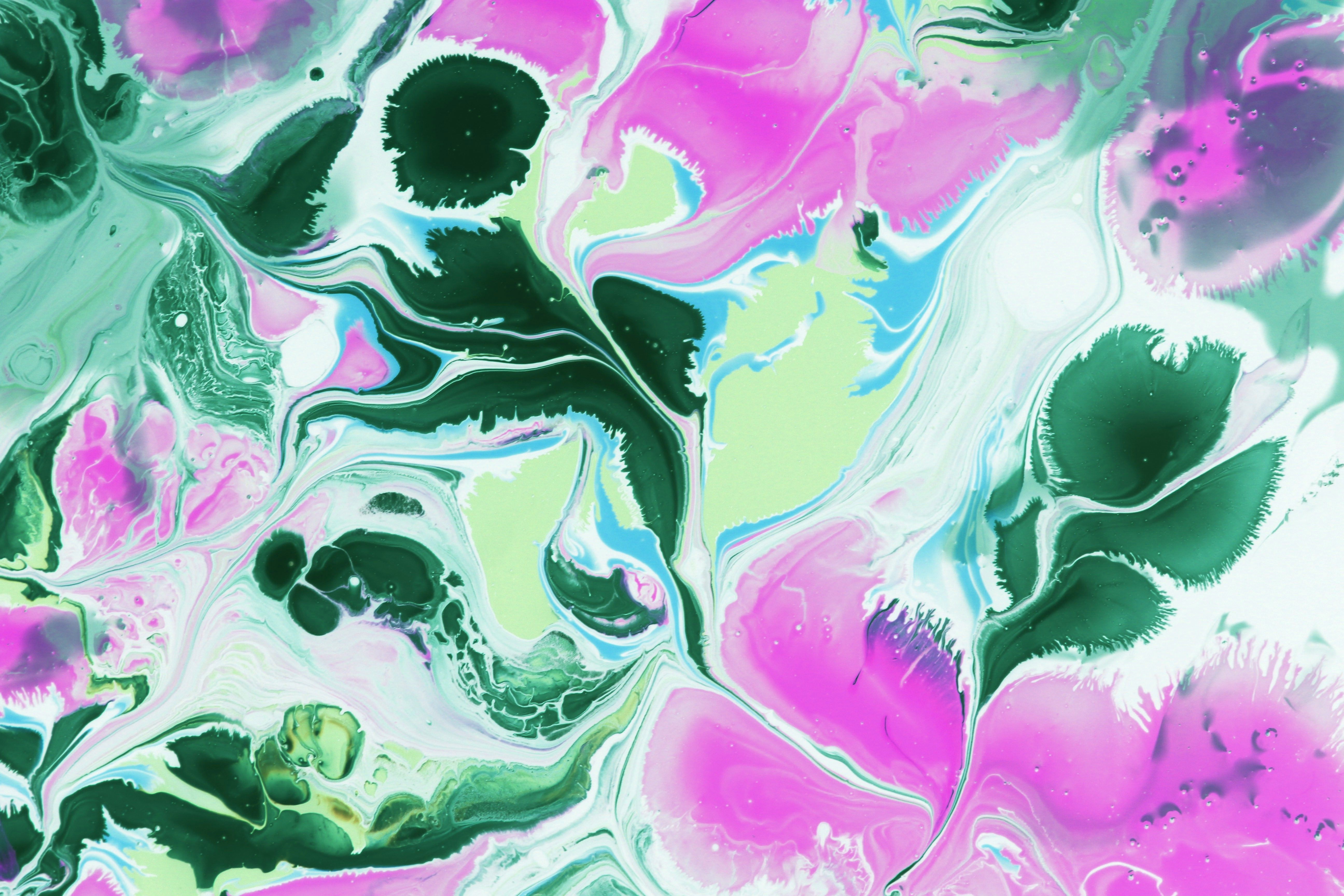 Vibrant Abstract Fluid Art with Green & Pink Swirls · Free Stock Photo