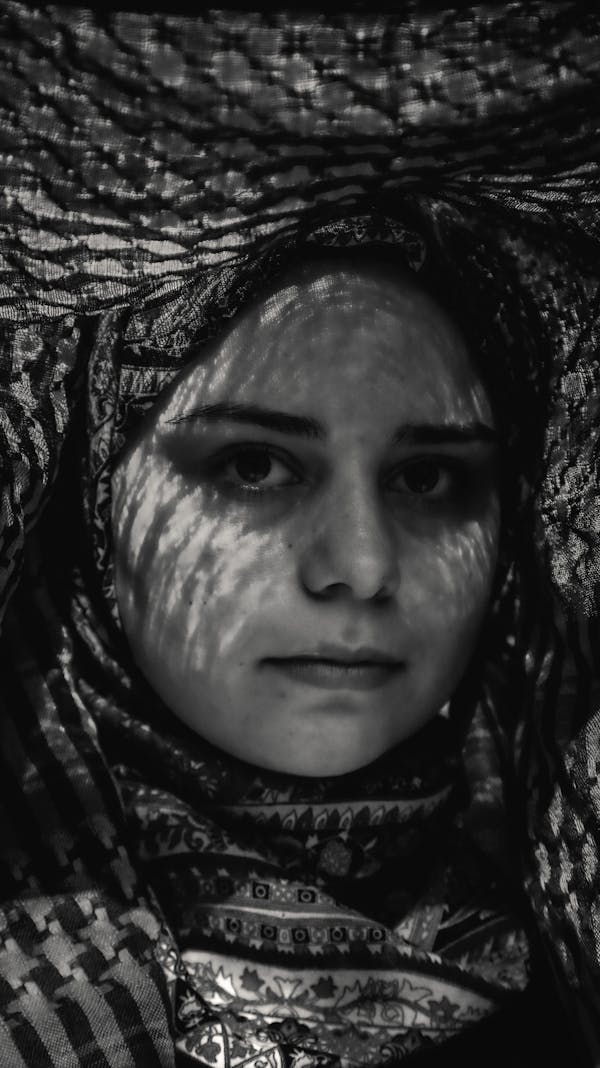 Anadolu motifli el dokuması kilim detayı