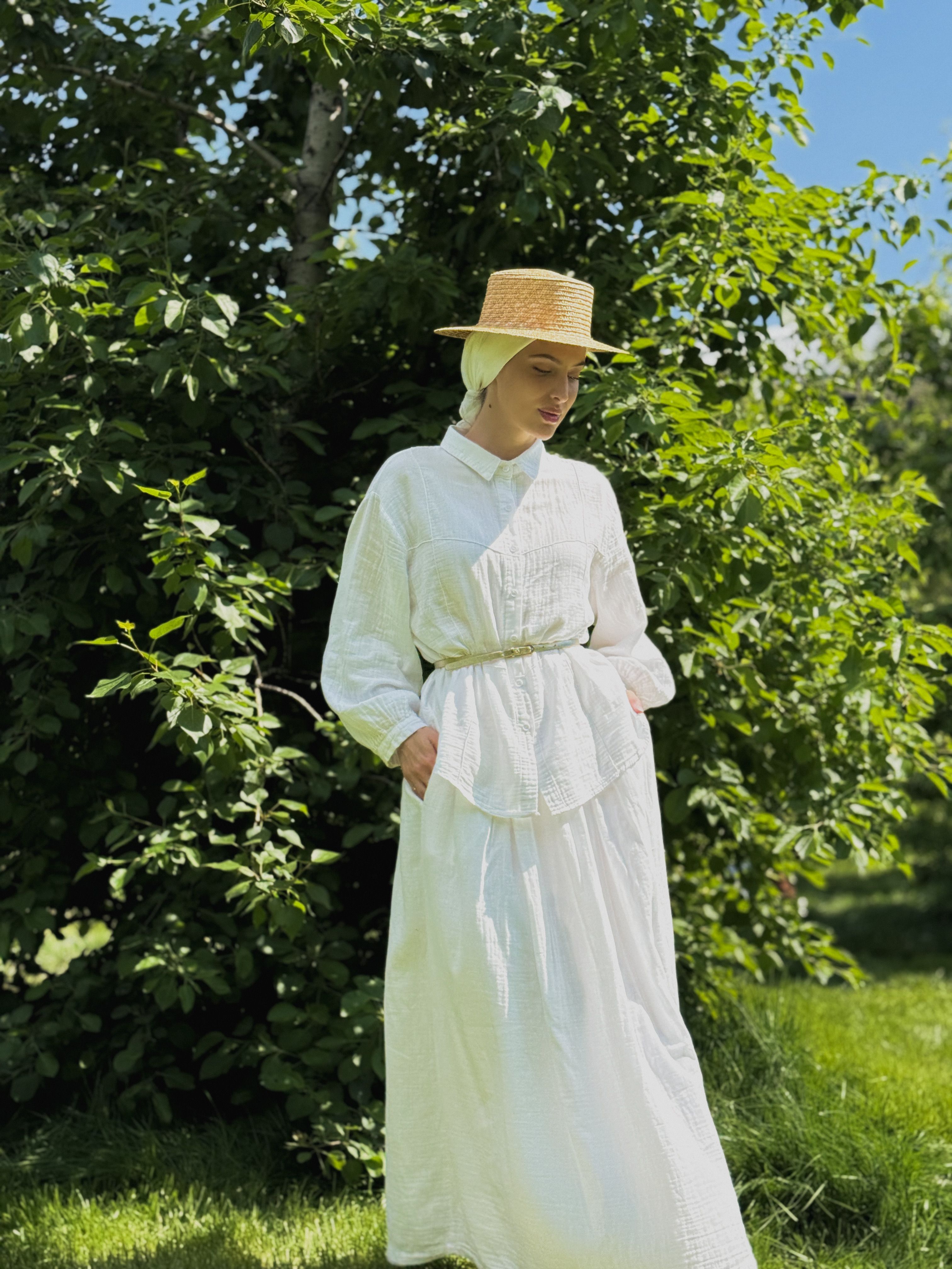 Woman in Vintage White Dress with Straw Hat in Garden · Free Stock Photo