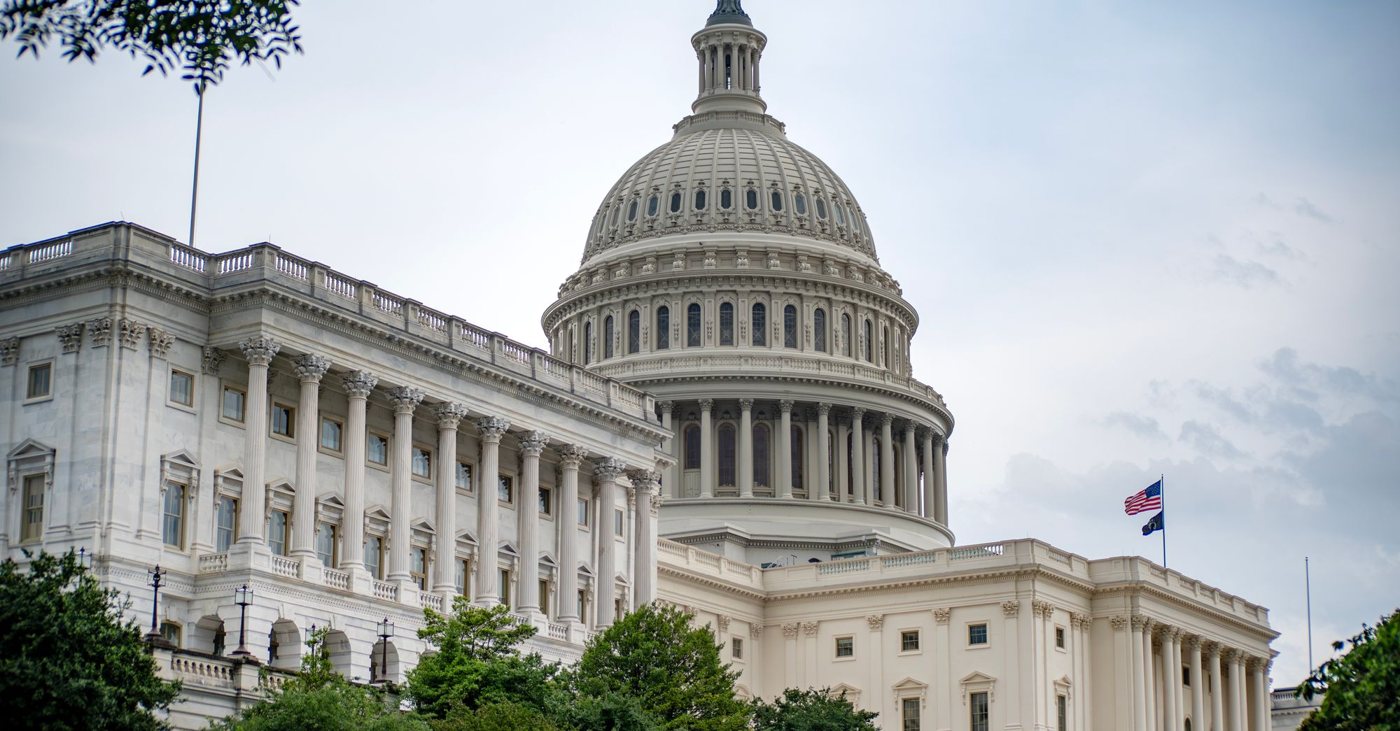 Senate Banking Chair Kills Iran Deal as Oil Lobby Pushes White House