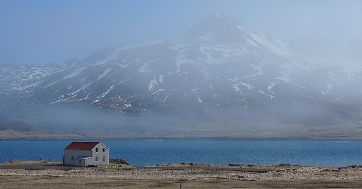 Iceland’s energy infrastructure enabling a clean transition and community-focused CSR Iceland’s energy infrastructure enabling a clean transition and community-focused CSR