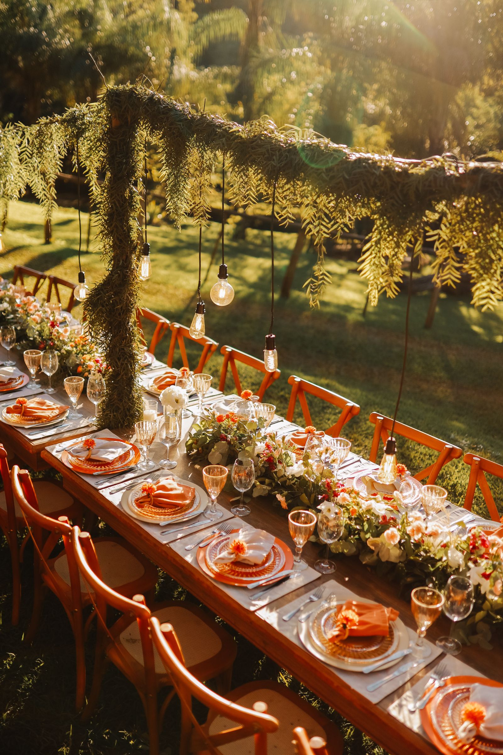 A Table Setting for a Rustic Wedding Theme · Free Stock Photo