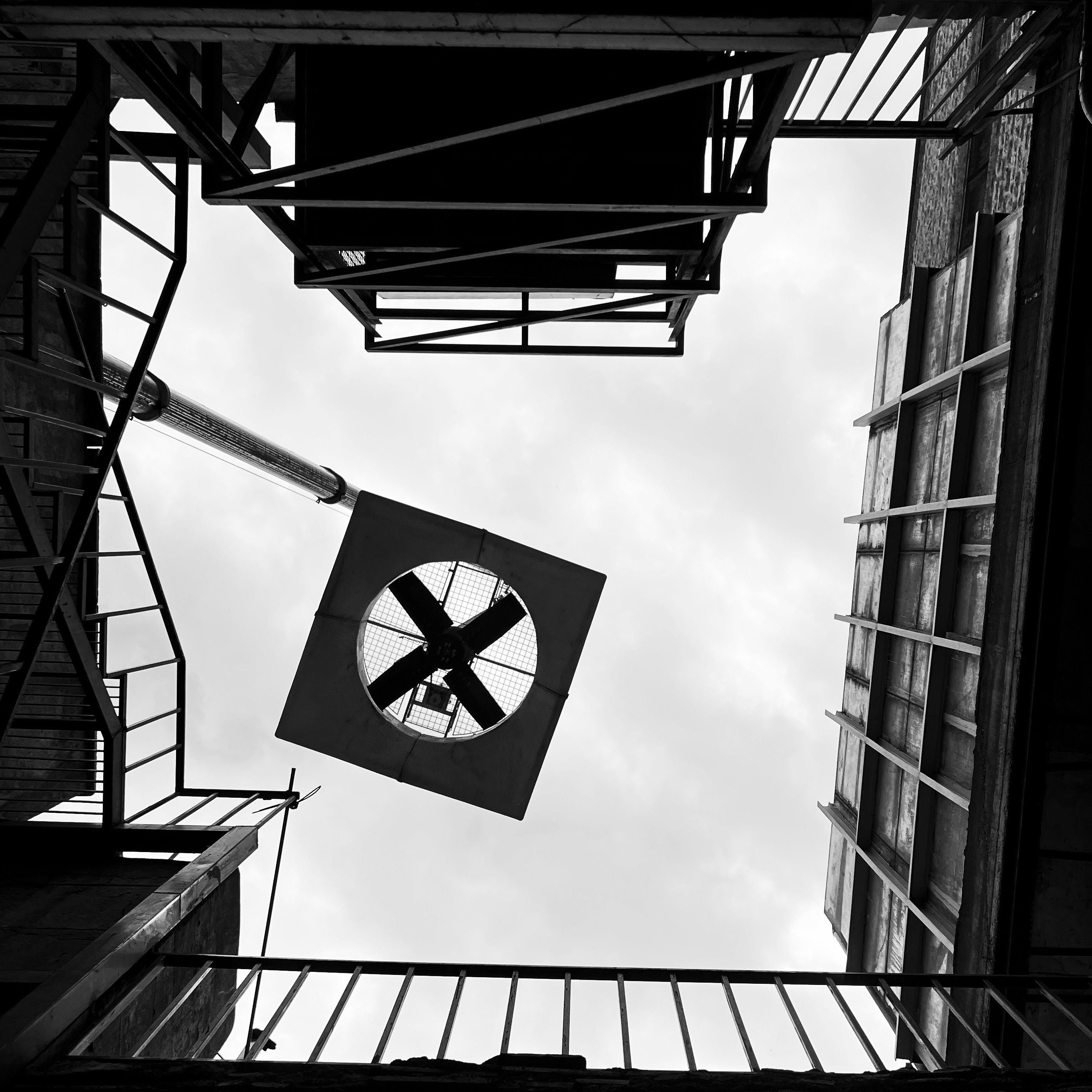 Image showcasing Industrial Architecture with Stylish Geometric Patterns · Free Stock Photo