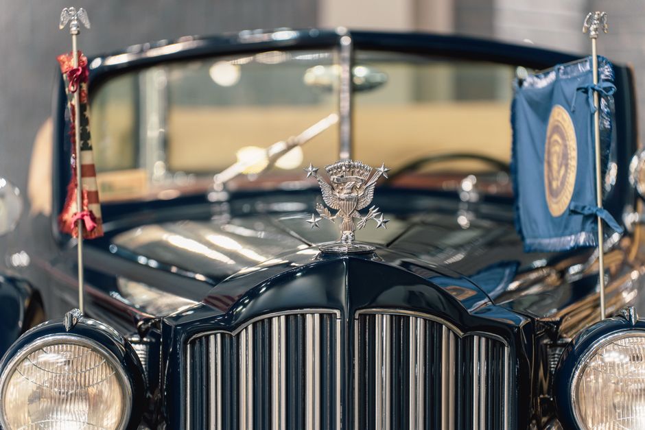 PM Mementos E-Auction