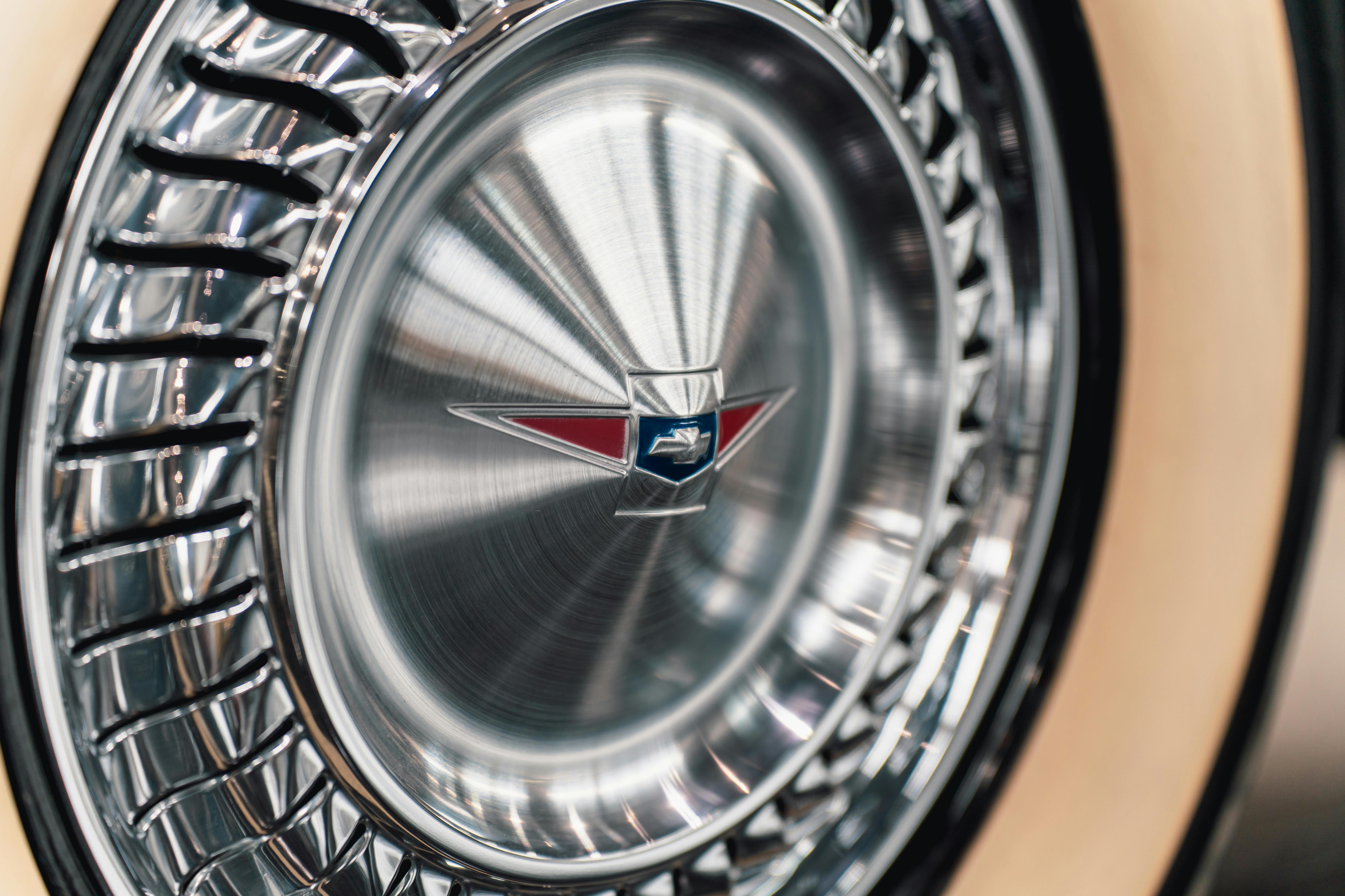 News | General Motors adds fuel to Seattle leasing momentum with deal for tech hub — Photo by Robert Schwarz on Pexels