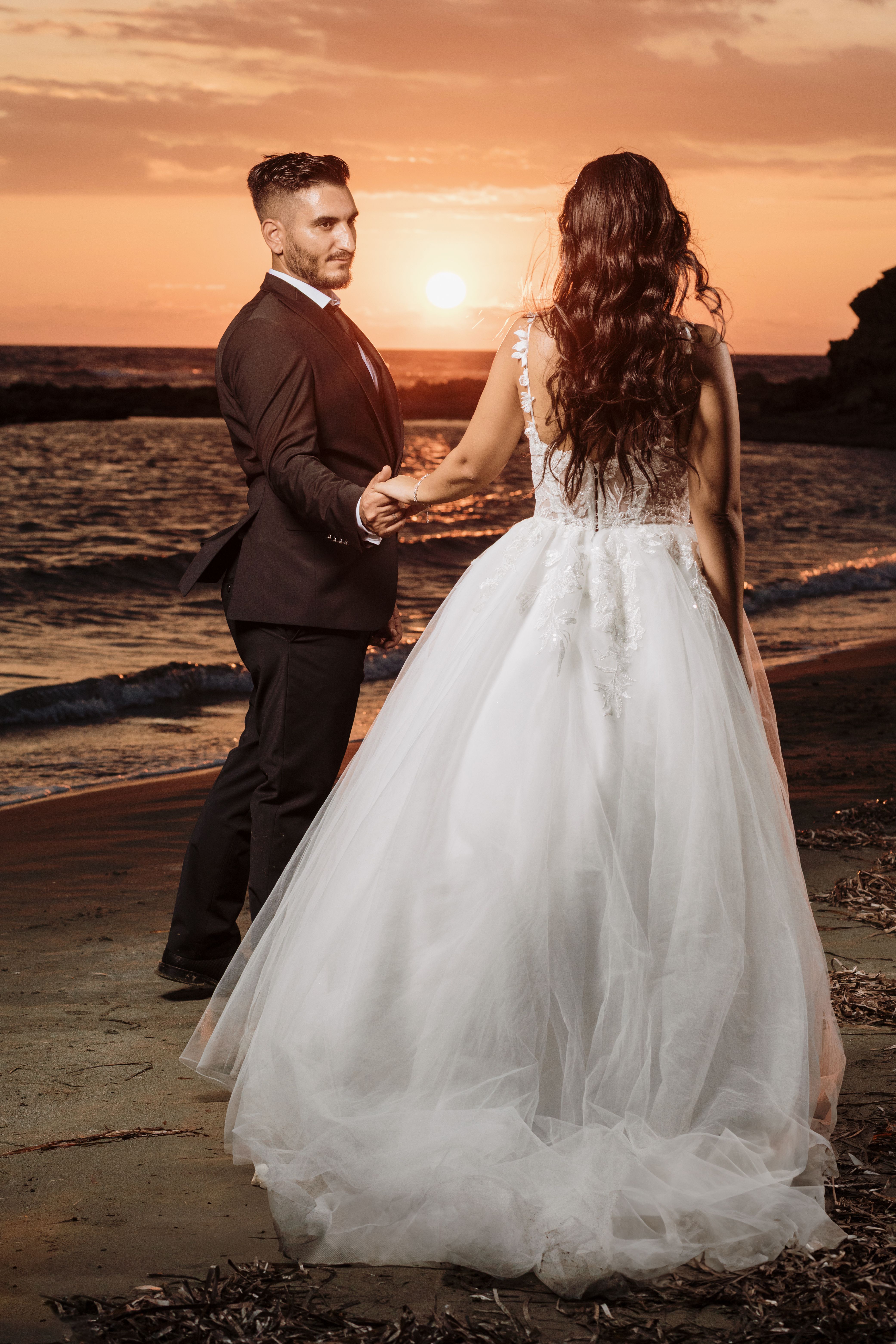 Romantic Beach Wedding at Sunset · Free Stock Photo
