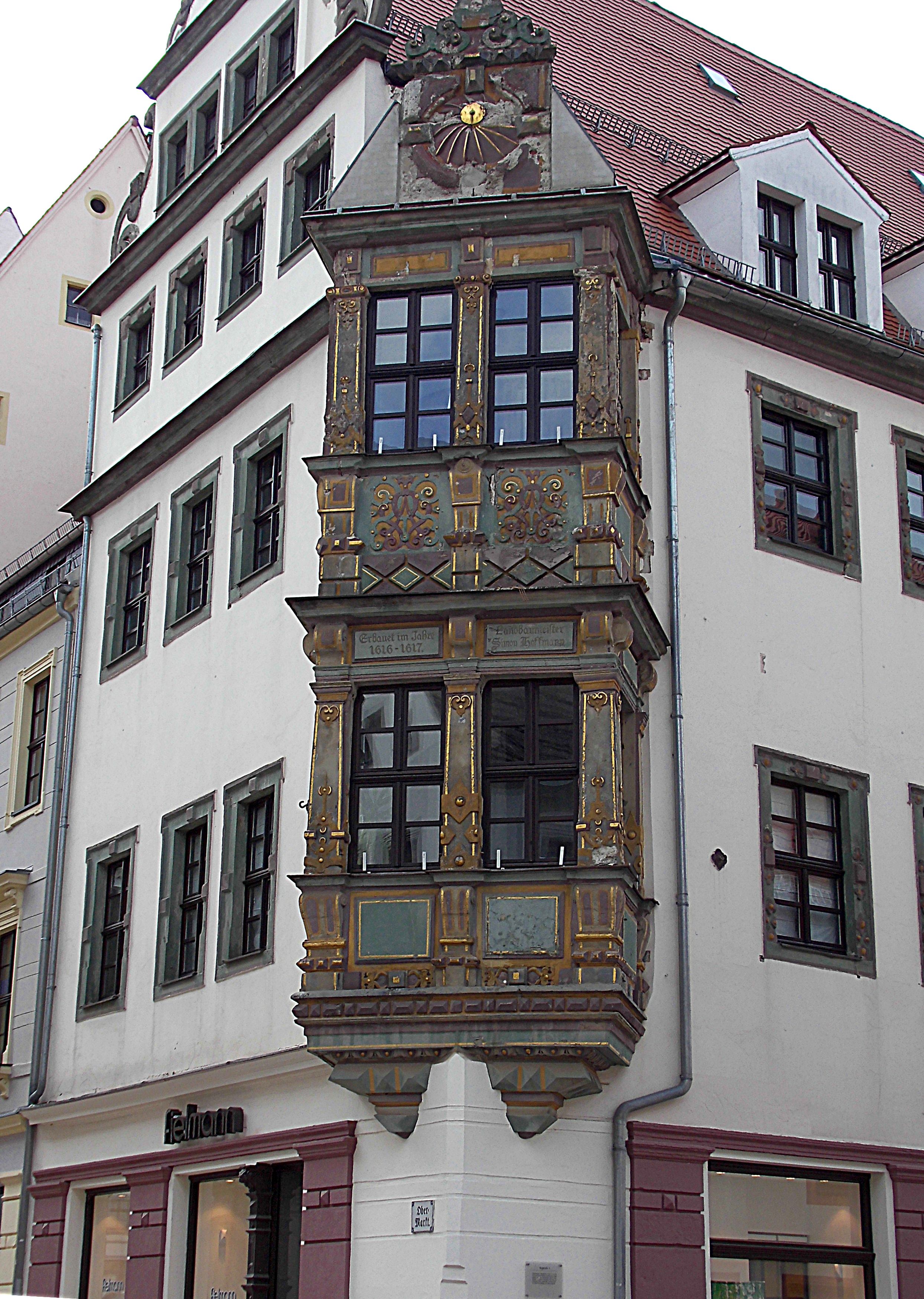 Kostenloses Foto zum Thema: balkon, haus, vorderansicht