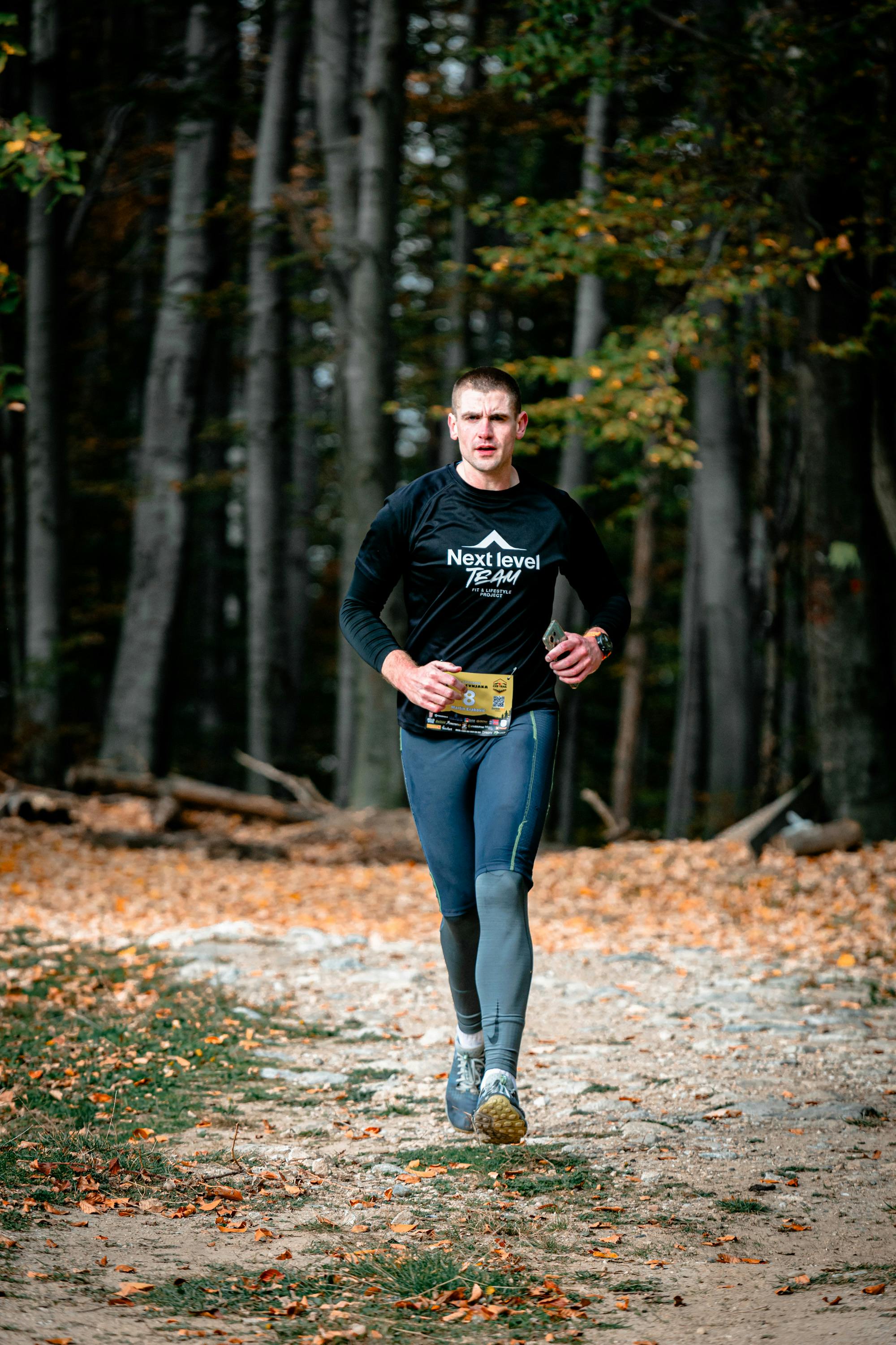 Photo grand-angle de paysage urbain montrant les couleurs conservées par un petit kit sans miroir