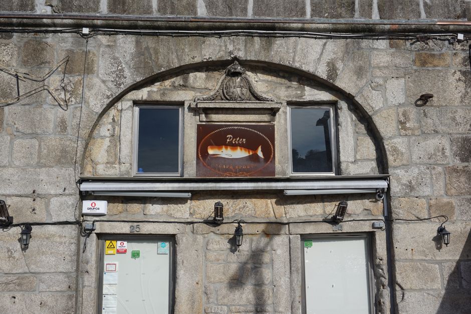 FOTO | Descoperă cum tramvaiul din anii '30 în București avea cutie poștală pentru scrisori preluate de poștași la capăt de linie