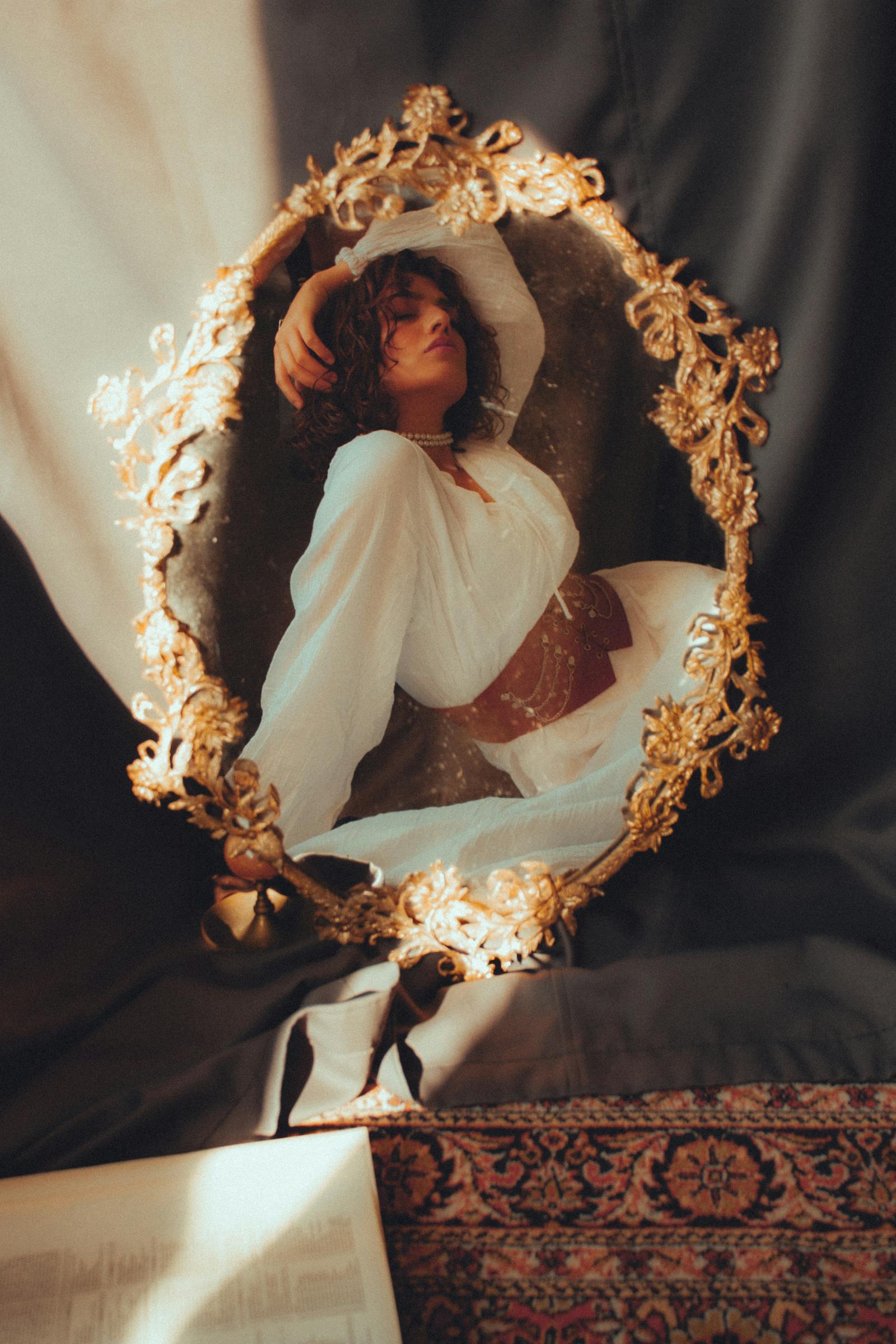 Naked Woman In Mirror Photos, Download The BEST Free Naked Woman In