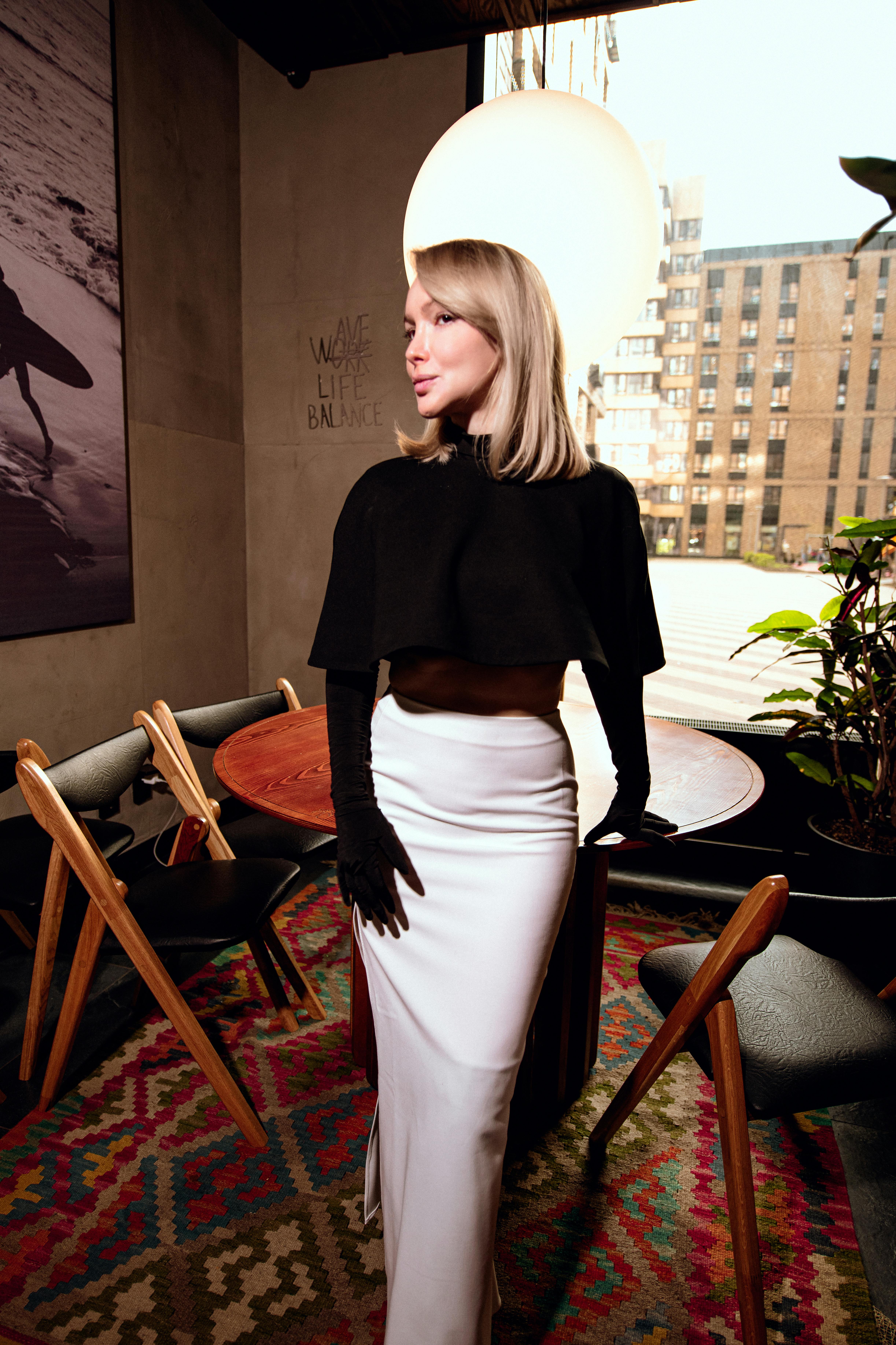 бесплатная Бесплатное стоковое фото с actress, café, girl Стоковое фото