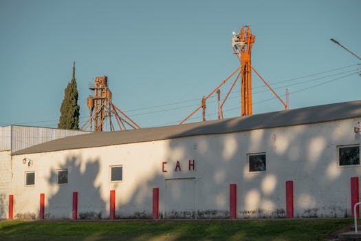 View of an industrial building with machinery in Las Isletillas, Córdoba, Argentina.