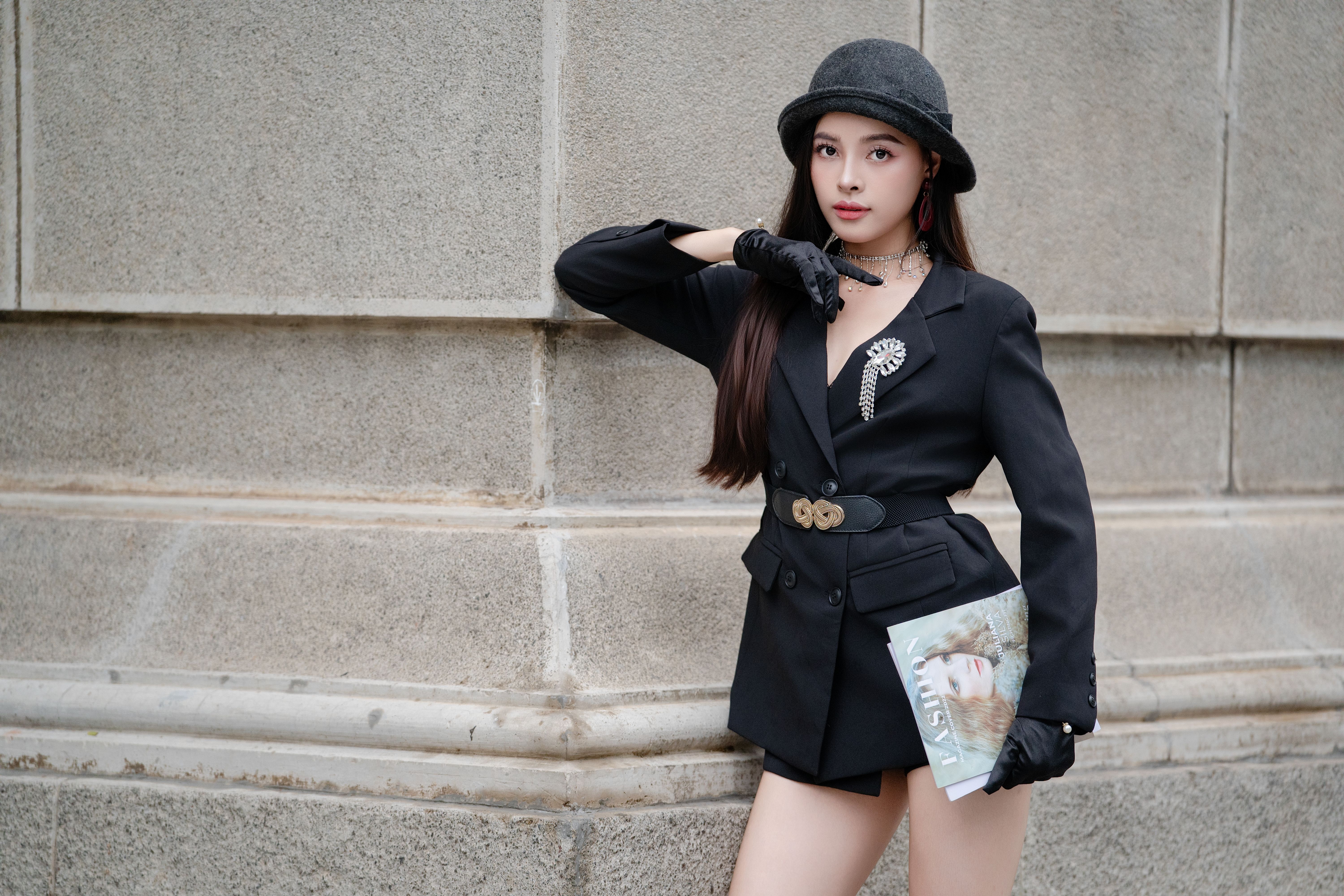 AI Actress Fang Taozi Features in Fashion Magazine