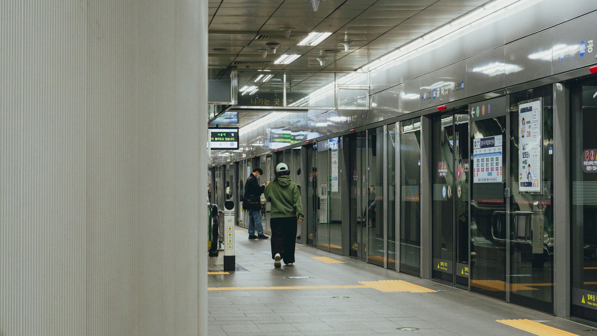 Platform stasiun yang perlu diperhatikan saat transit dan belajar cara naik subway Seoul